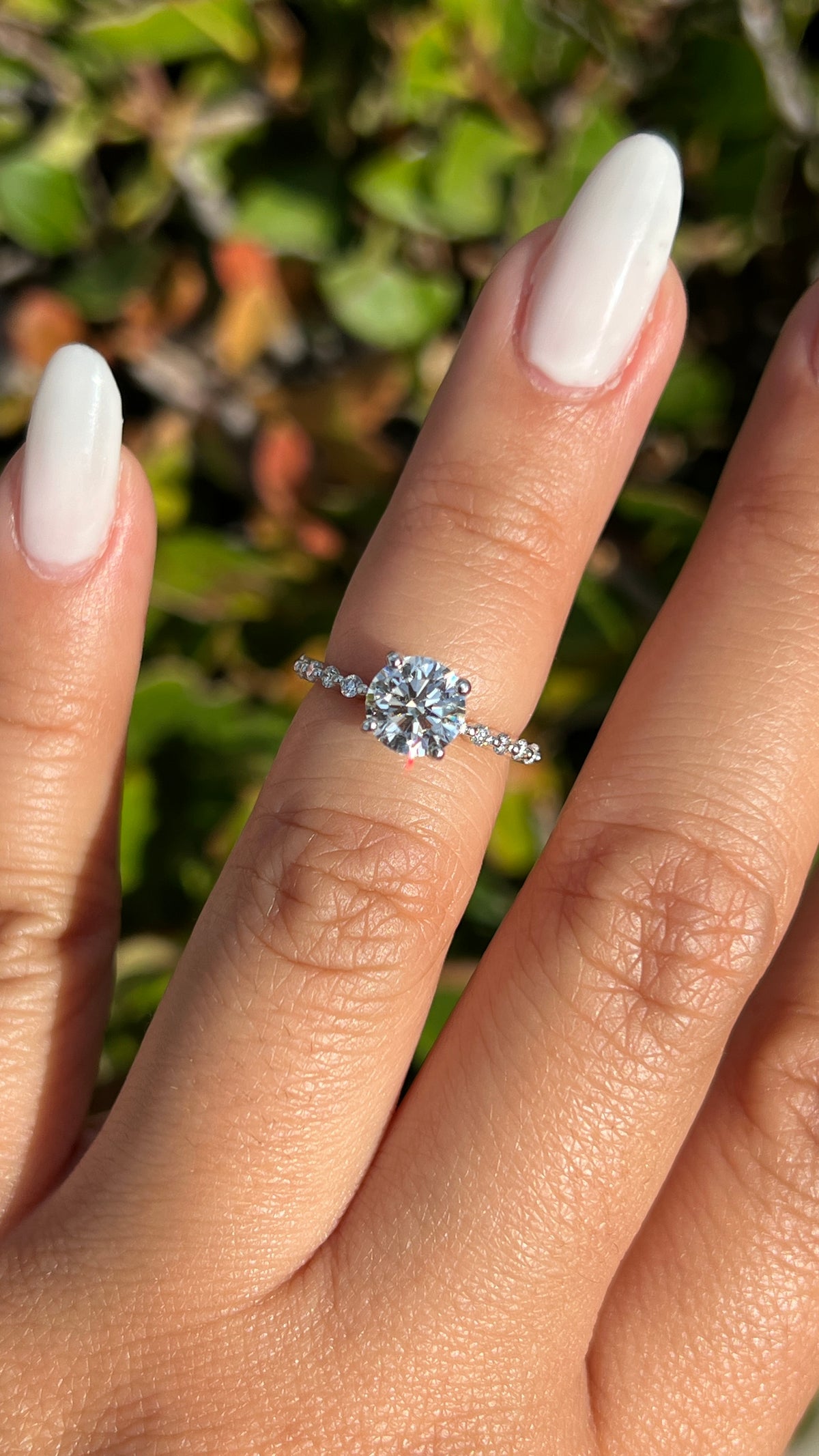 Iris 1.08ct E-VS1 Round Cut Lab Grown Diamond Engagement Ring 14K Gold