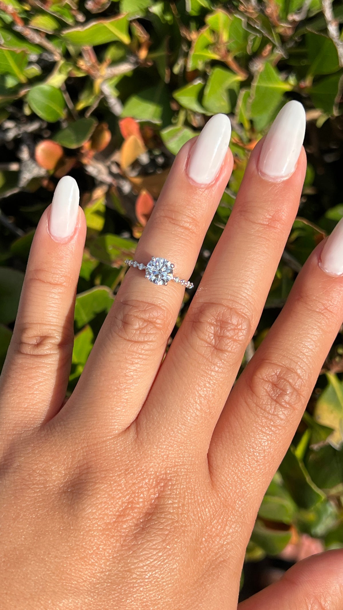 Iris 1.08ct E-VS1 Round Cut Lab Grown Diamond Engagement Ring 14K Gold