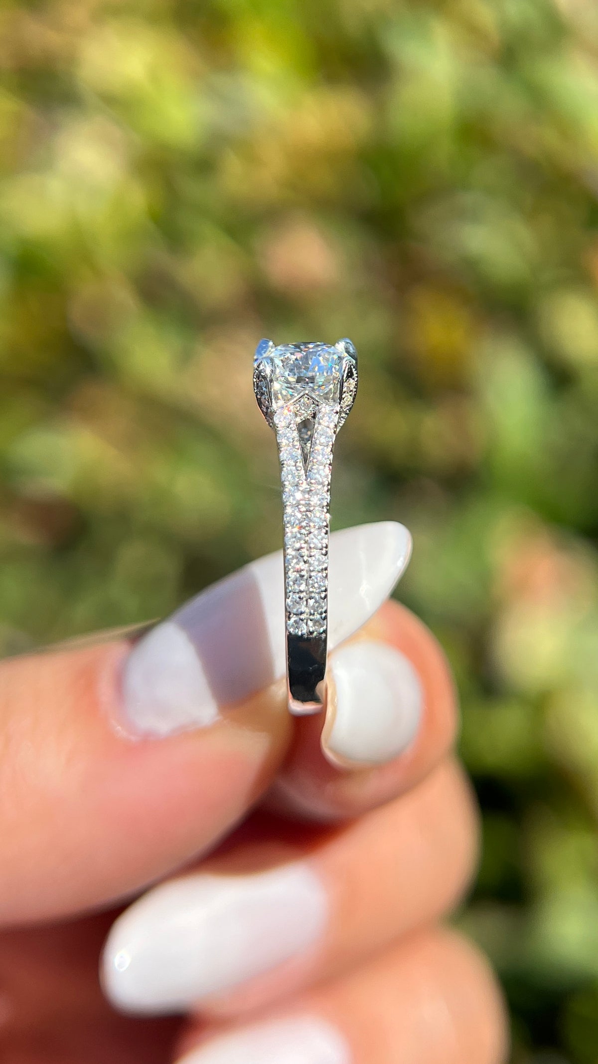 Erin 1.08ct E-VS1 Round Cut Lab Grown Diamond Engagement Ring 14K Gold