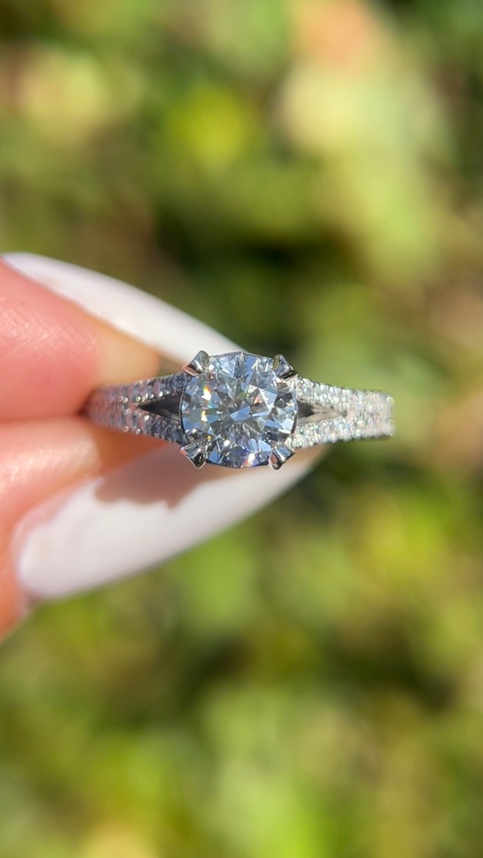 Erin 1.08ct E-VS1 Round Cut Lab Grown Diamond Engagement Ring 14K Gold