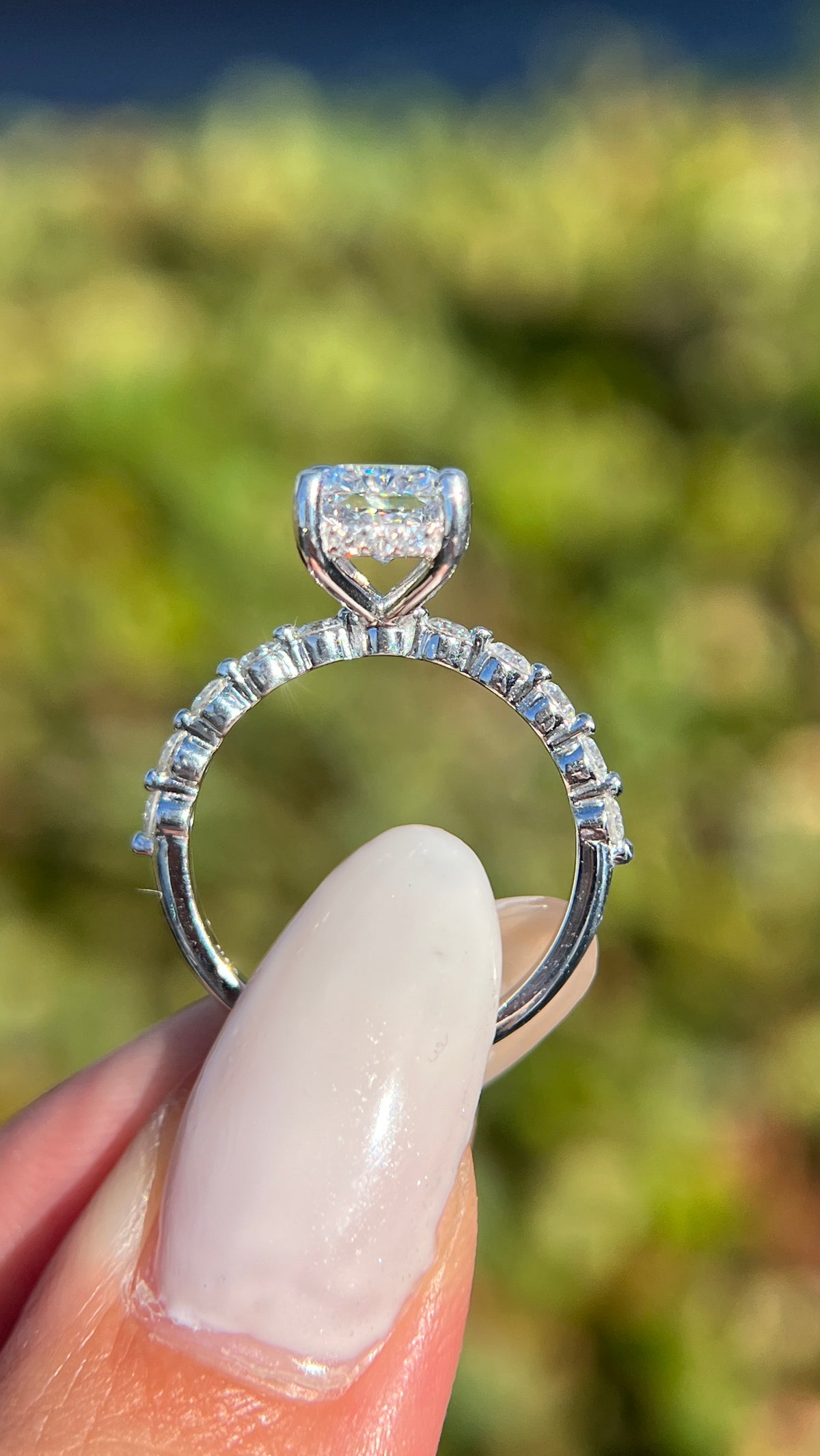 Isa 2.26ct E-VS1 Radiant Cut Lab Grown Diamond Engagement Ring 14K Gold