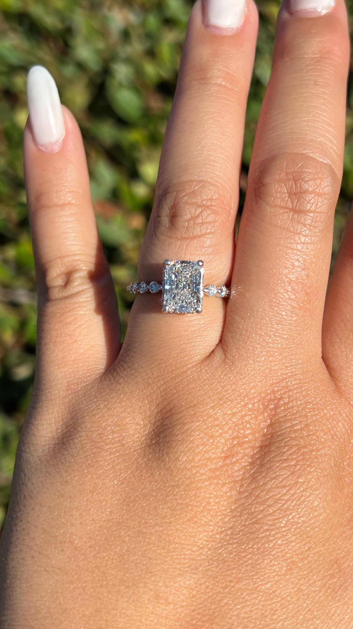 Isa 2.26ct E-VS1 Radiant Cut Lab Grown Diamond Engagement Ring 14K Gold