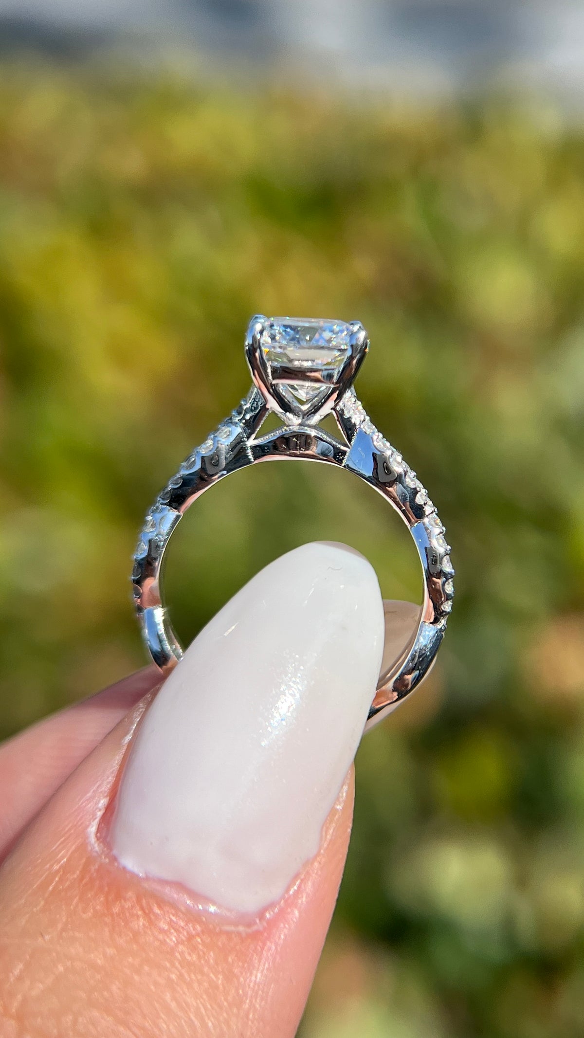 Lori 1.91ct F-VS1 Cushion Cut Lab Grown Diamond Engagement Ring 14K Gold