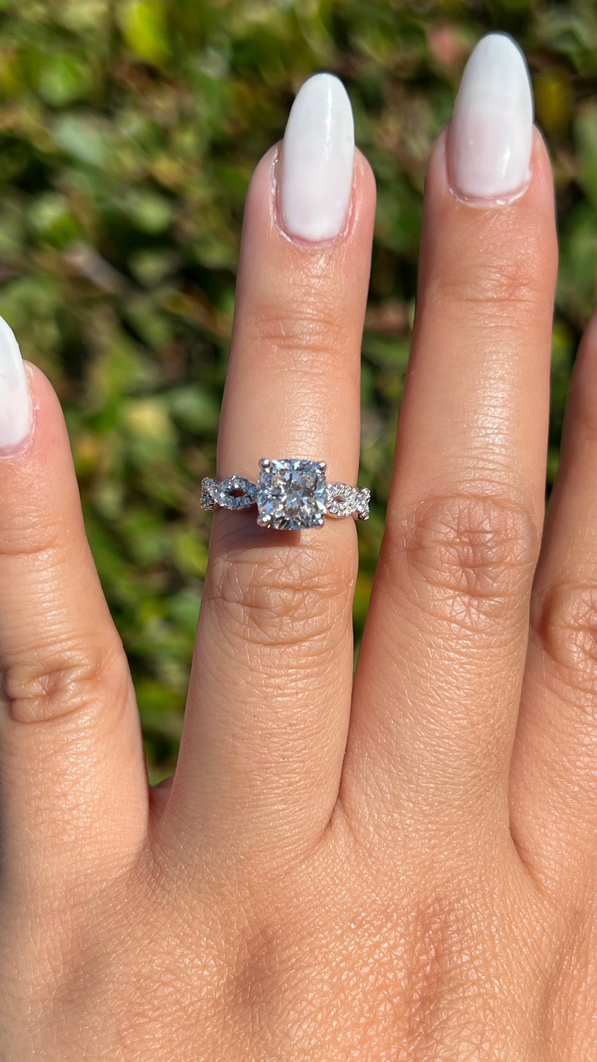 Lori 1.91ct F-VS1 Cushion Cut Lab Grown Diamond Engagement Ring 14K Gold