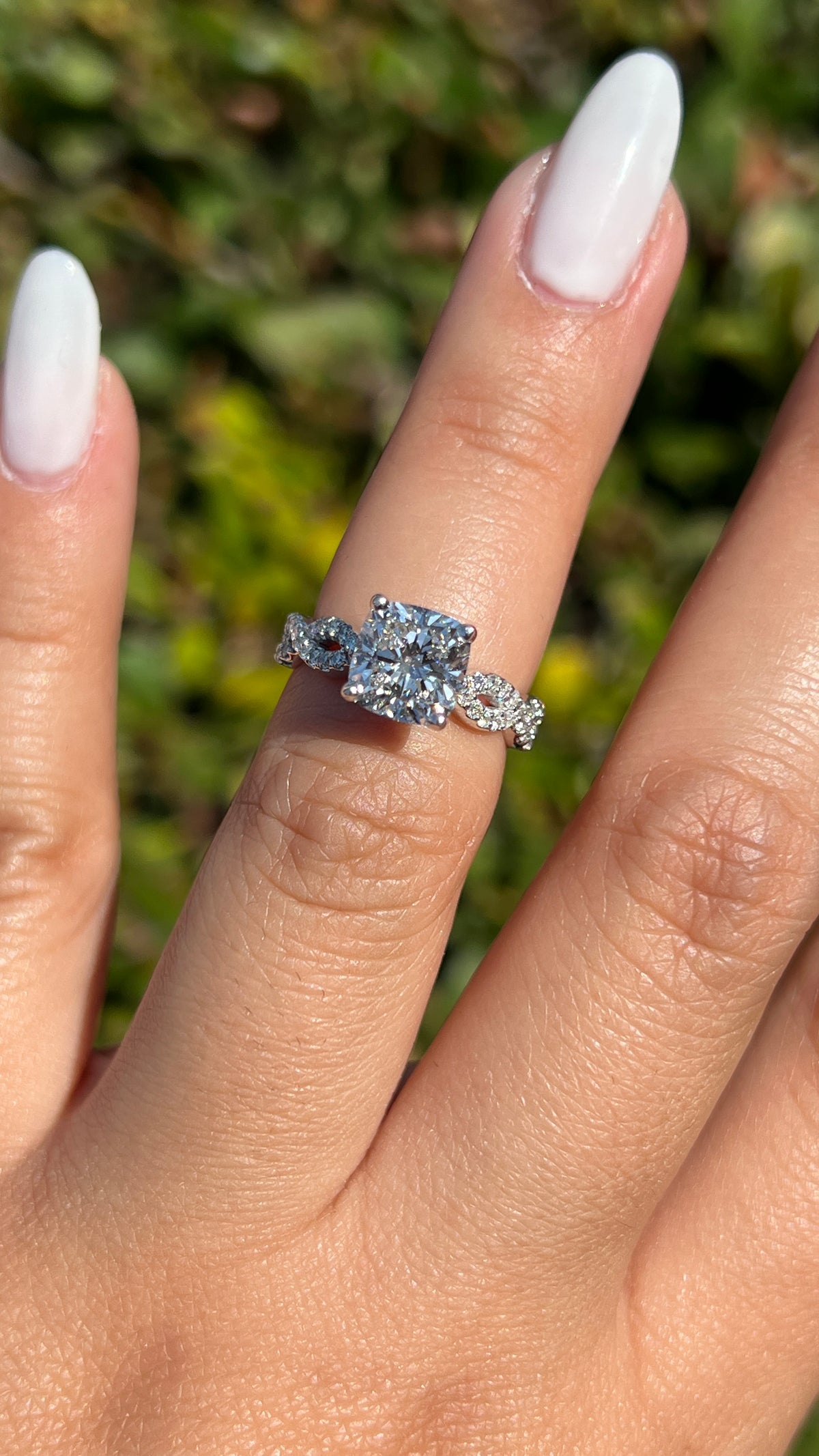 Lori 1.91ct F-VS1 Cushion Cut Lab Grown Diamond Engagement Ring 14K Gold