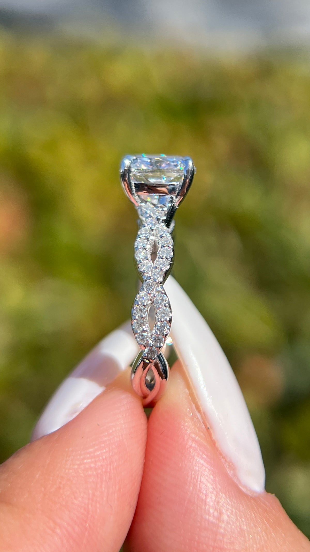 Lori 1.91ct F-VS1 Cushion Cut Lab Grown Diamond Engagement Ring 14K Gold