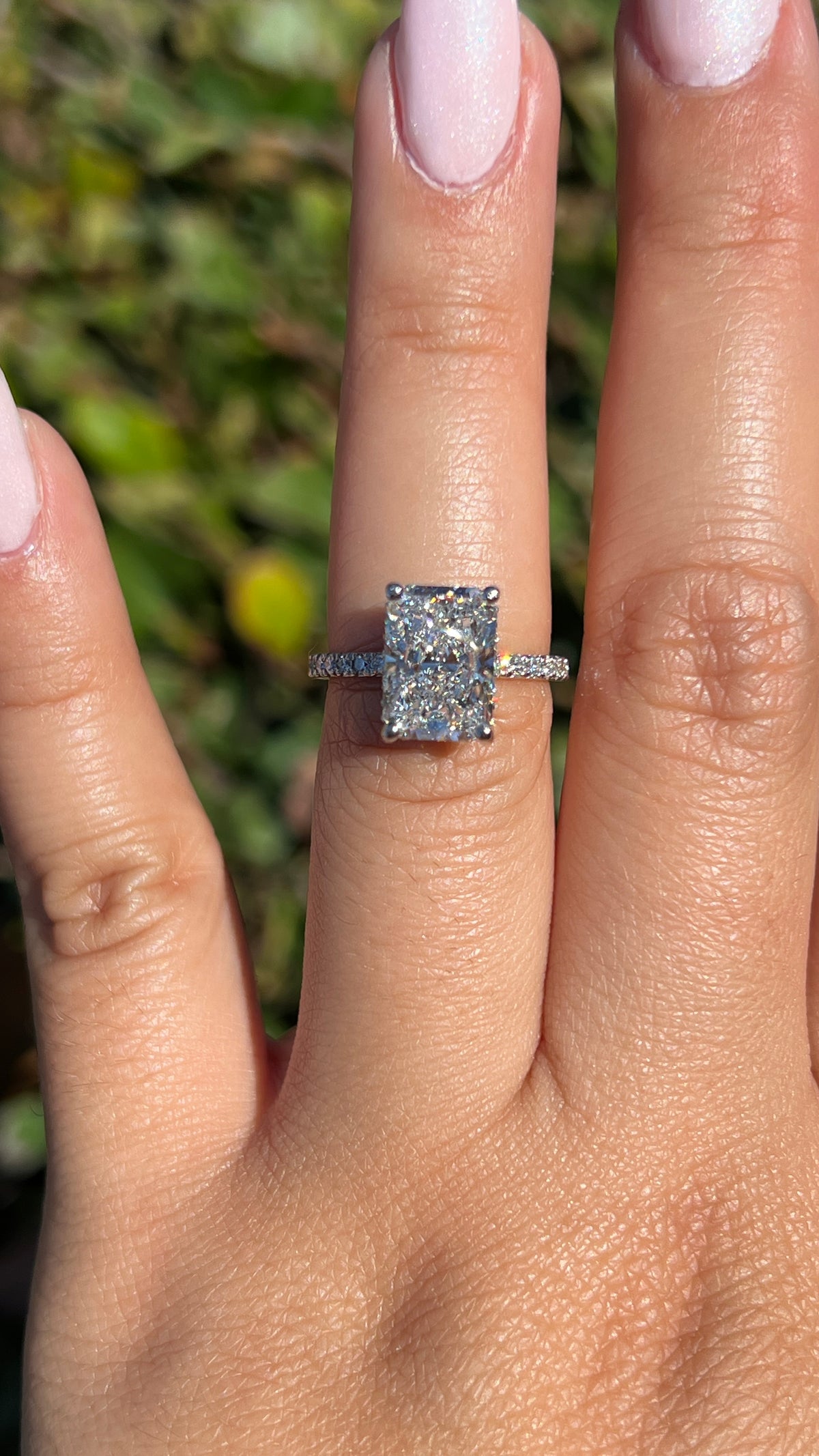 Jada 3.09ct E-VS1 Radiant Cut Lab Grown Diamond Engagement Ring 14K Gold