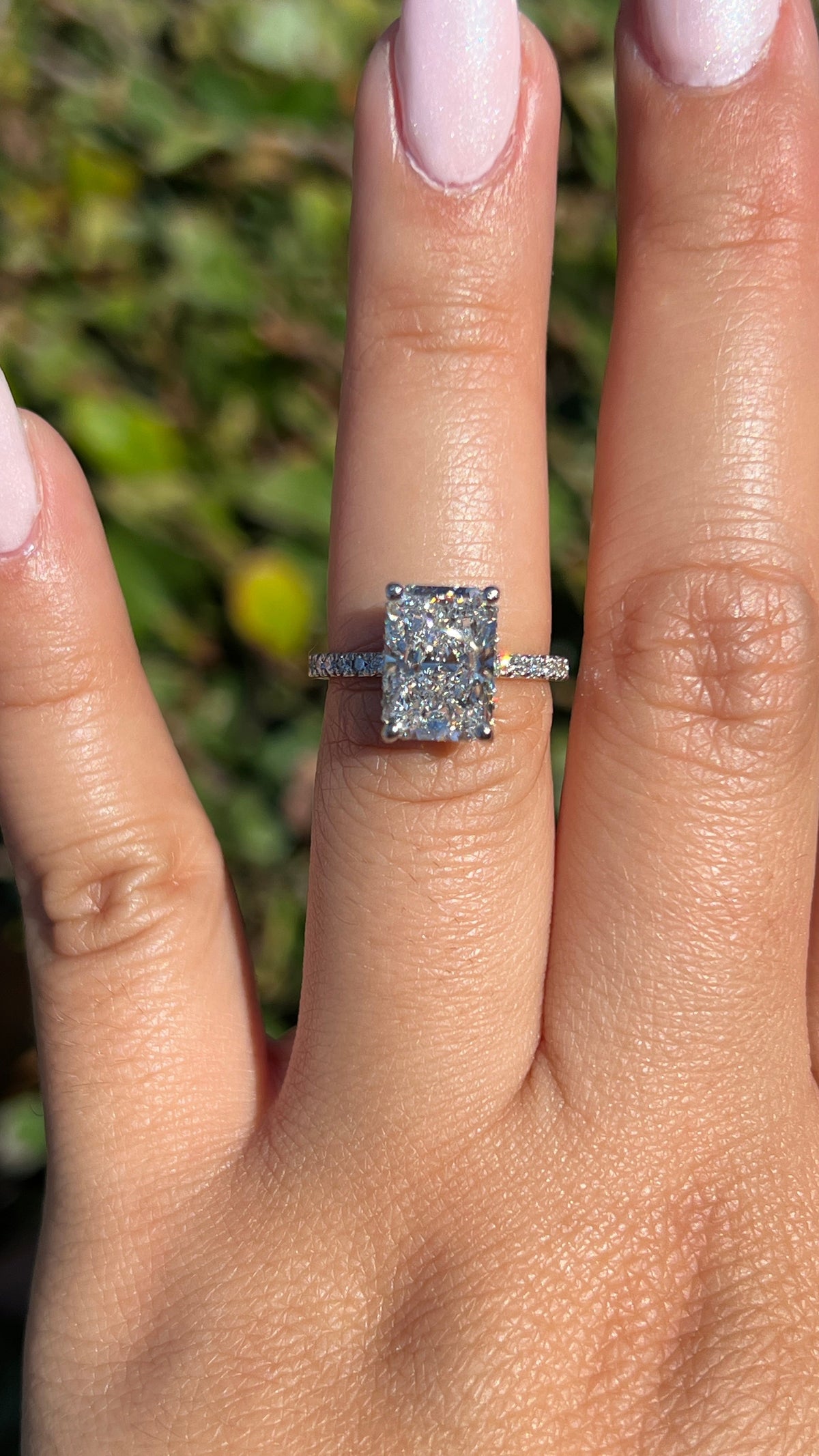 Jada 3.87ct E-VS1 Radiant Cut Lab Grown Diamond Engagement Ring 14K Gold