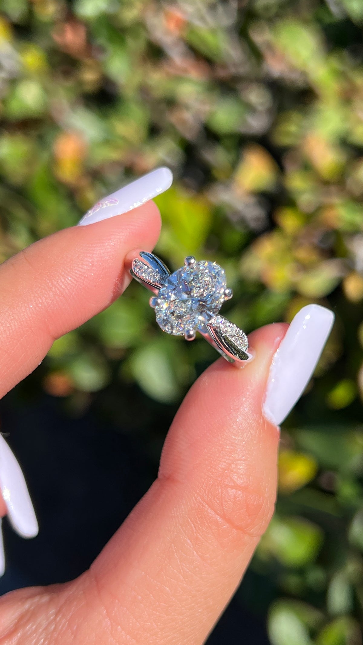 Leah 2.50ct E-VS1 Oval Cut Lab Grown Diamond Engagement Ring 14K Gold