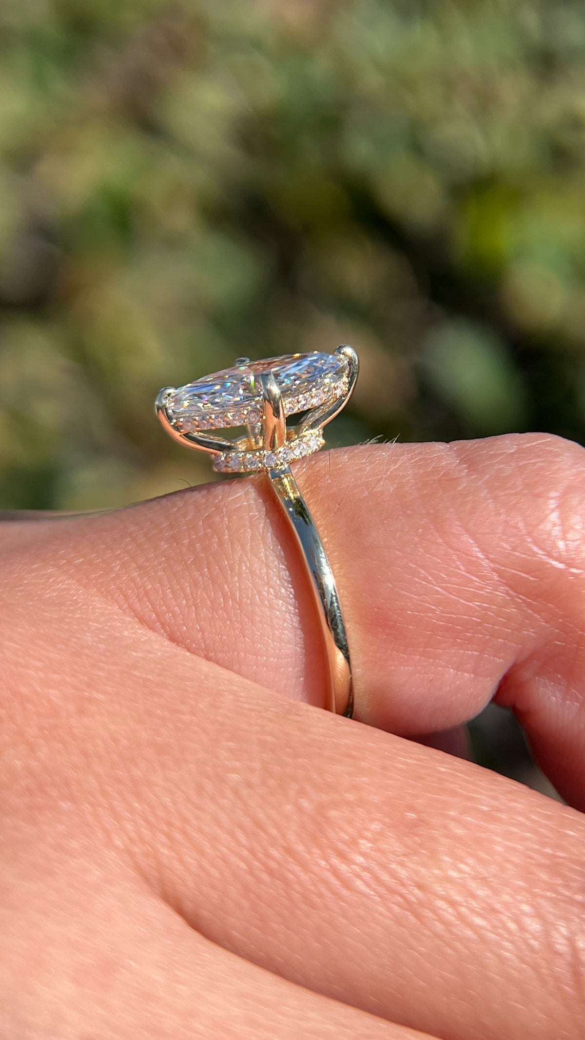 Sandy 2.09ct E-VS1 Marquise Cut Lab Grown Diamond Engagement Ring 14K Gold