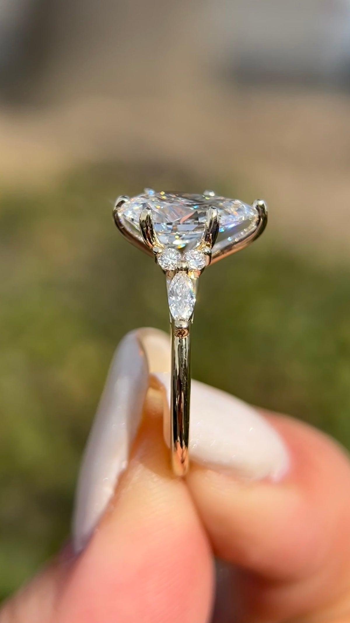 Mia 2.52ct E-VS1 Pear Cut Lab Grown Diamond Engagement Ring 14K Gold