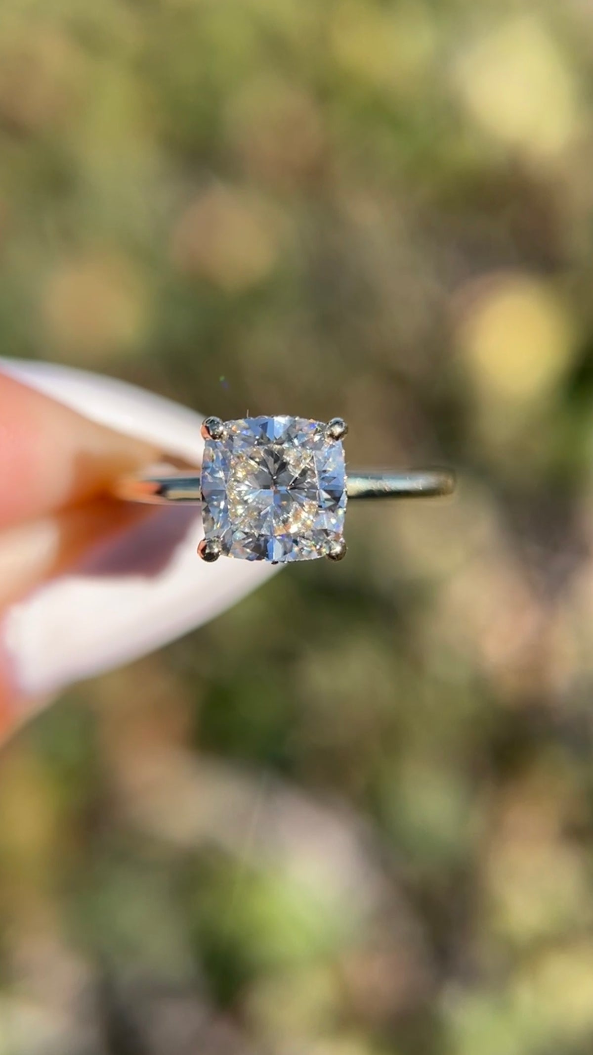 Sandy 1.91ct F-VS1 Cushion Cut Lab Grown Diamond Engagement Ring 14K Gold