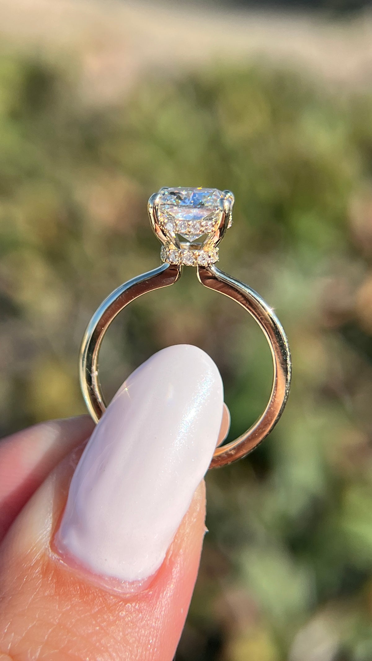 Sandy 1.91ct F-VS1 Cushion Cut Lab Grown Diamond Engagement Ring 14K Gold