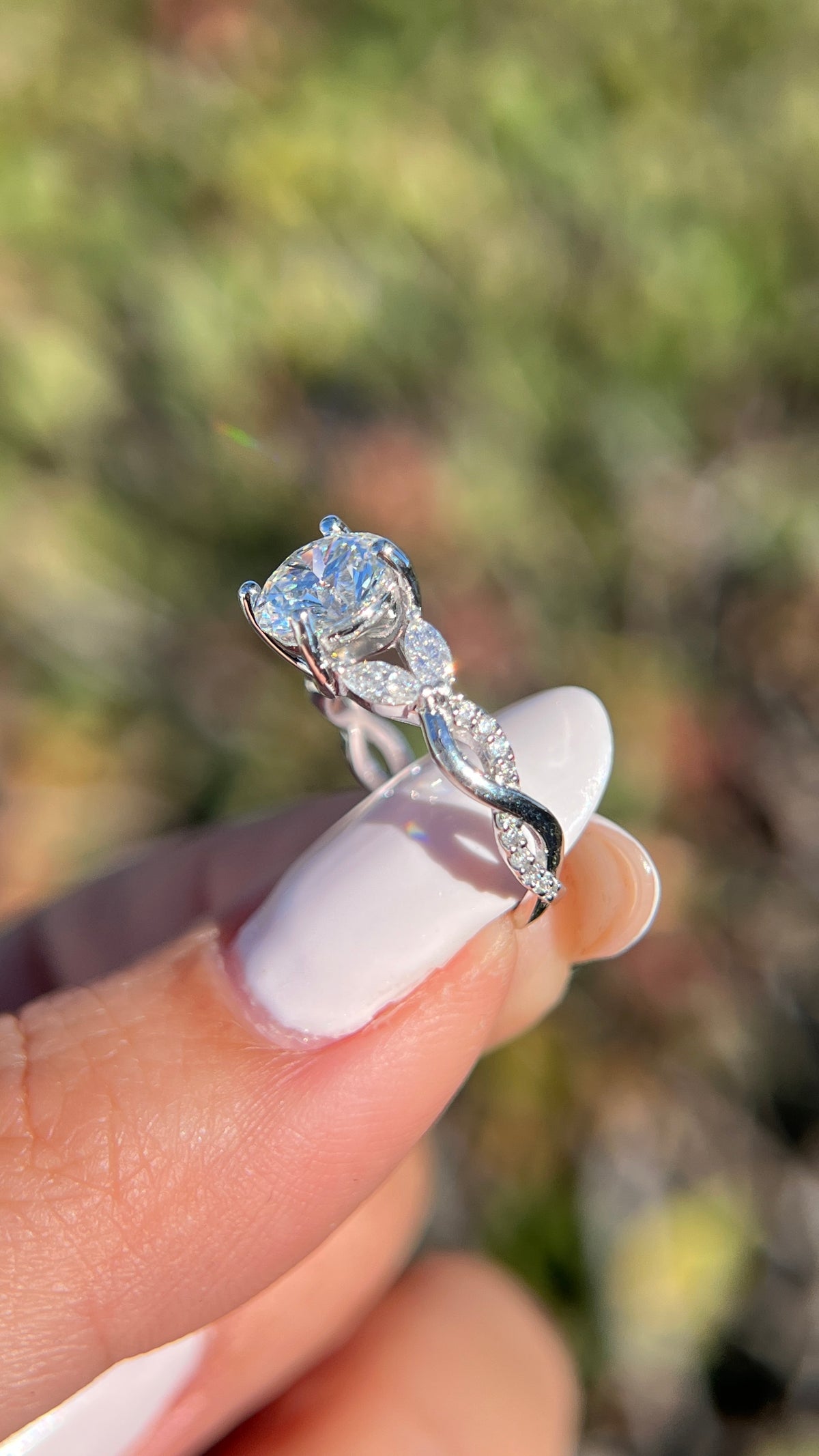 Kathy 1.80ct E-VS1 Round Cut Lab Grown Diamond Engagement Ring 14K Gold