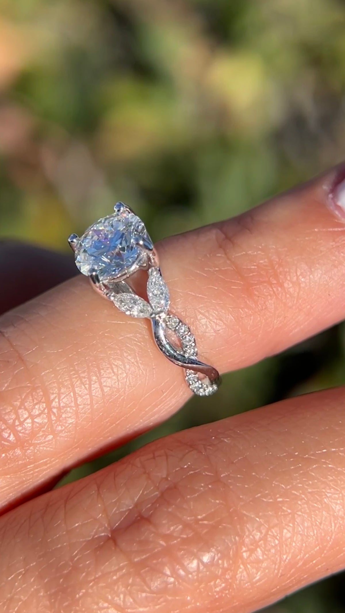 Kathy 1.80ct E-VS1 Round Cut Lab Grown Diamond Engagement Ring 14K Gold