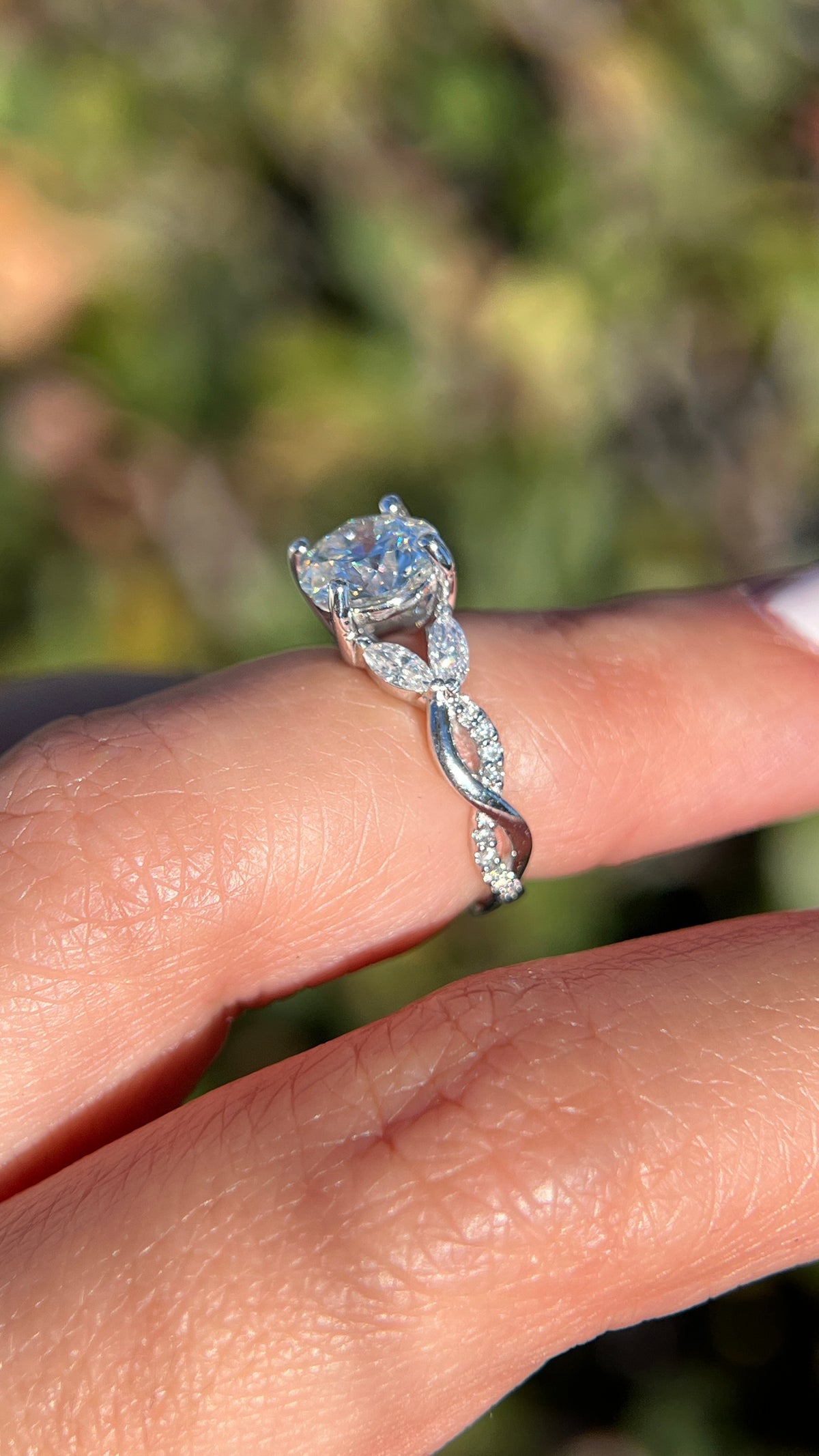 Kathy 1.80ct E-VS1 Round Cut Lab Grown Diamond Engagement Ring 14K Gold