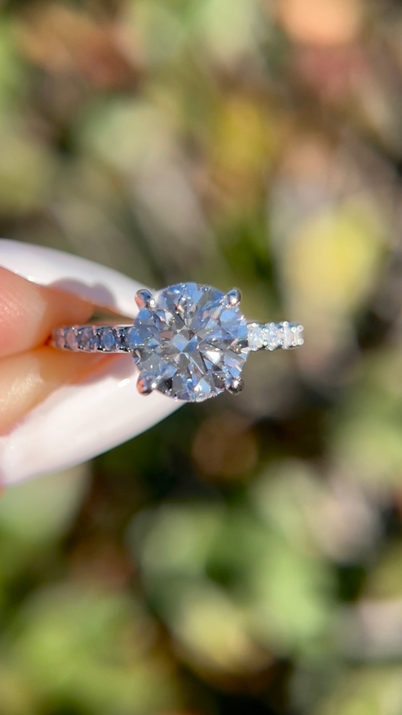 Cynthia 2.09ct E-VS1 Round Cut Lab Grown Diamond Engagement Ring 14K Gold