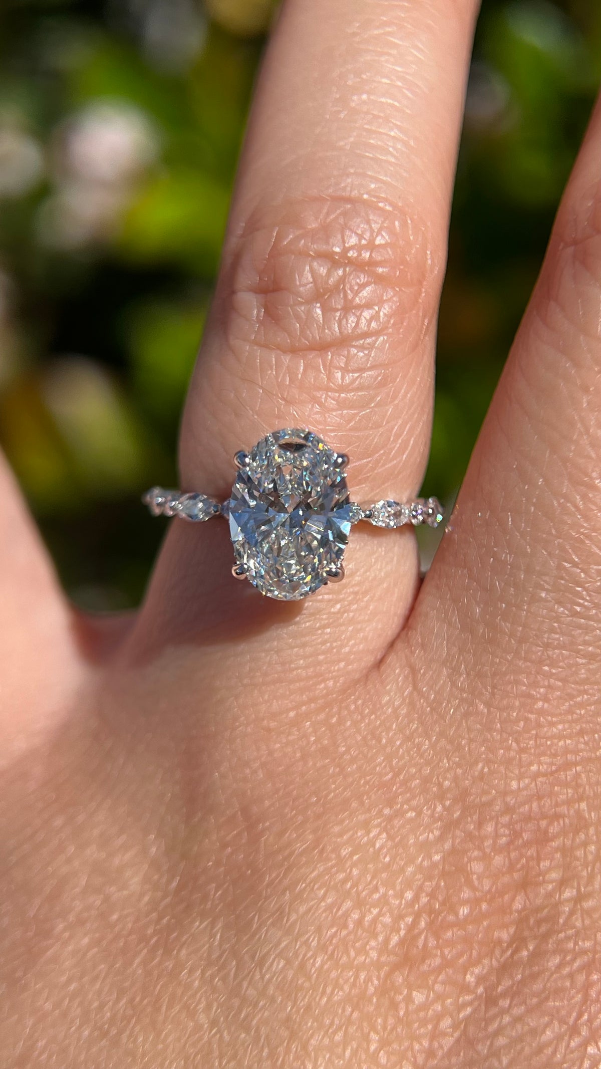 Mari 2.91ct E-VS1 Oval Cut Lab Grown Diamond Engagement Ring 14K Gold