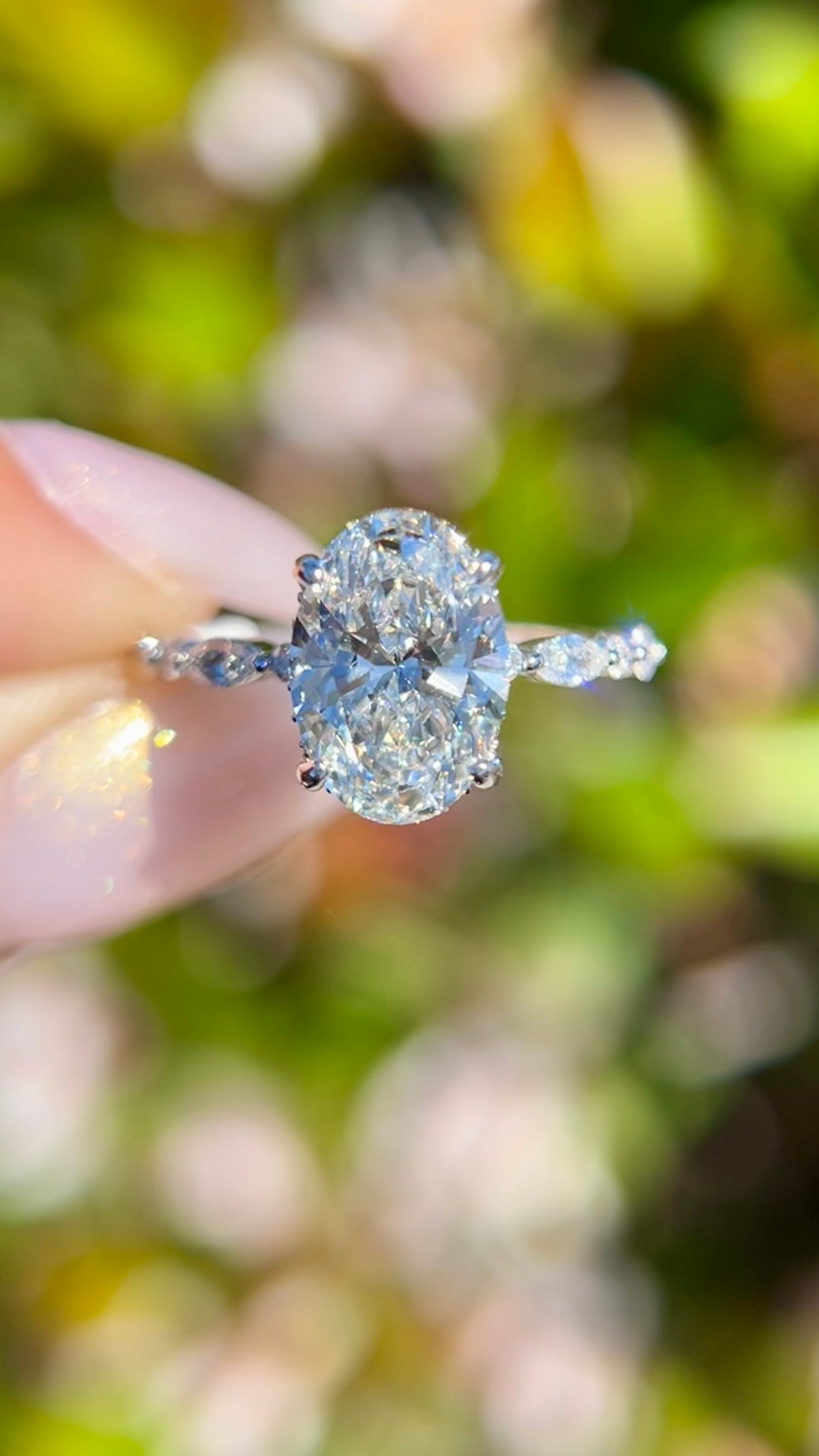 Mari 2.91ct E-VS1 Oval Cut Lab Grown Diamond Engagement Ring 14K Gold