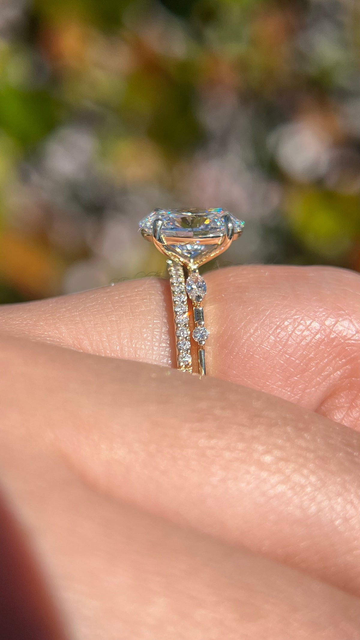 Maci 2.56ct E-VS1 Oval Cut Lab Grown Diamond Engagement Ring 14K Gold