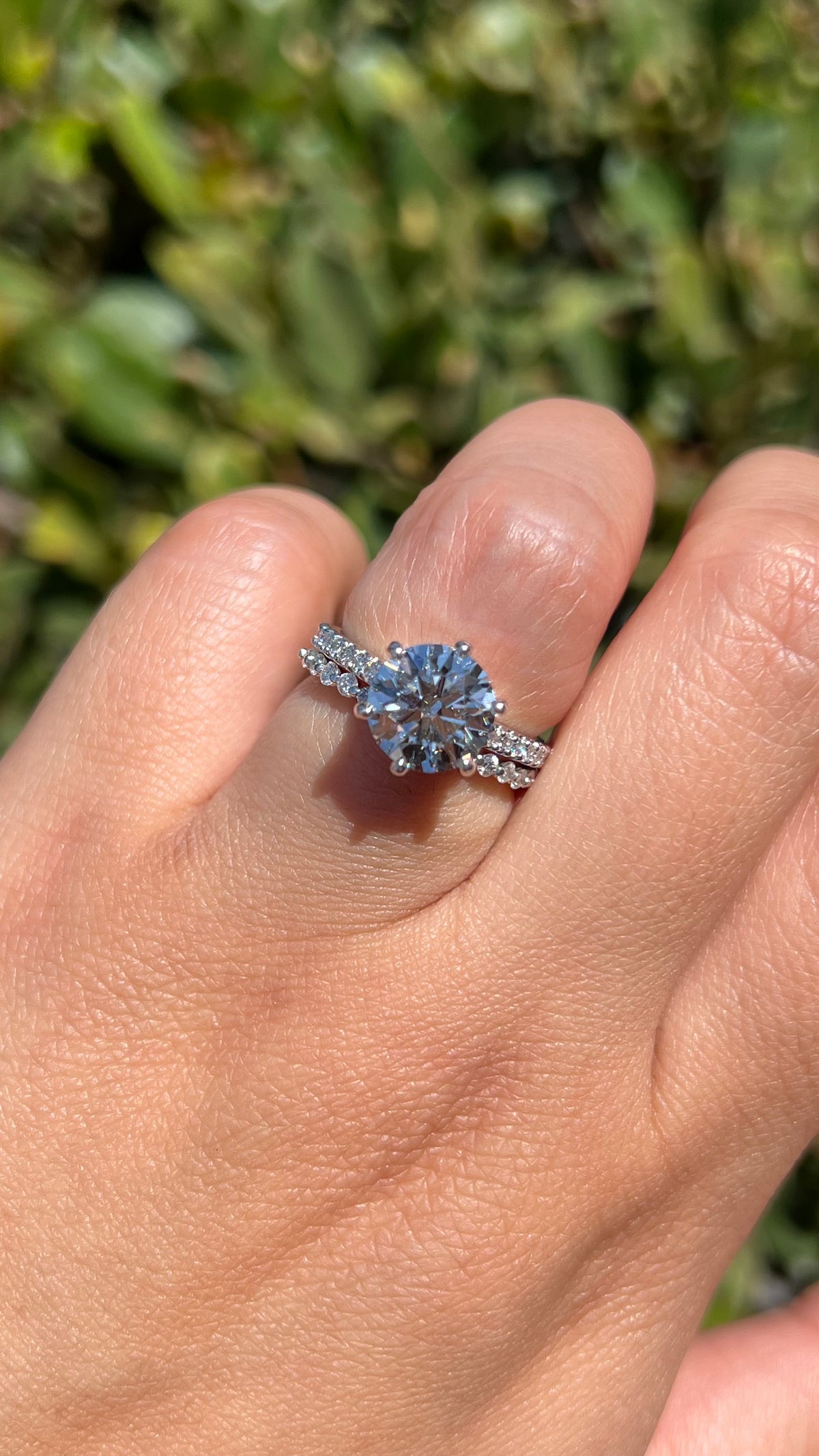 Jodi 2.51ct E-VS1 Round Cut Lab Grown Diamond Engagement Ring 14K Gold