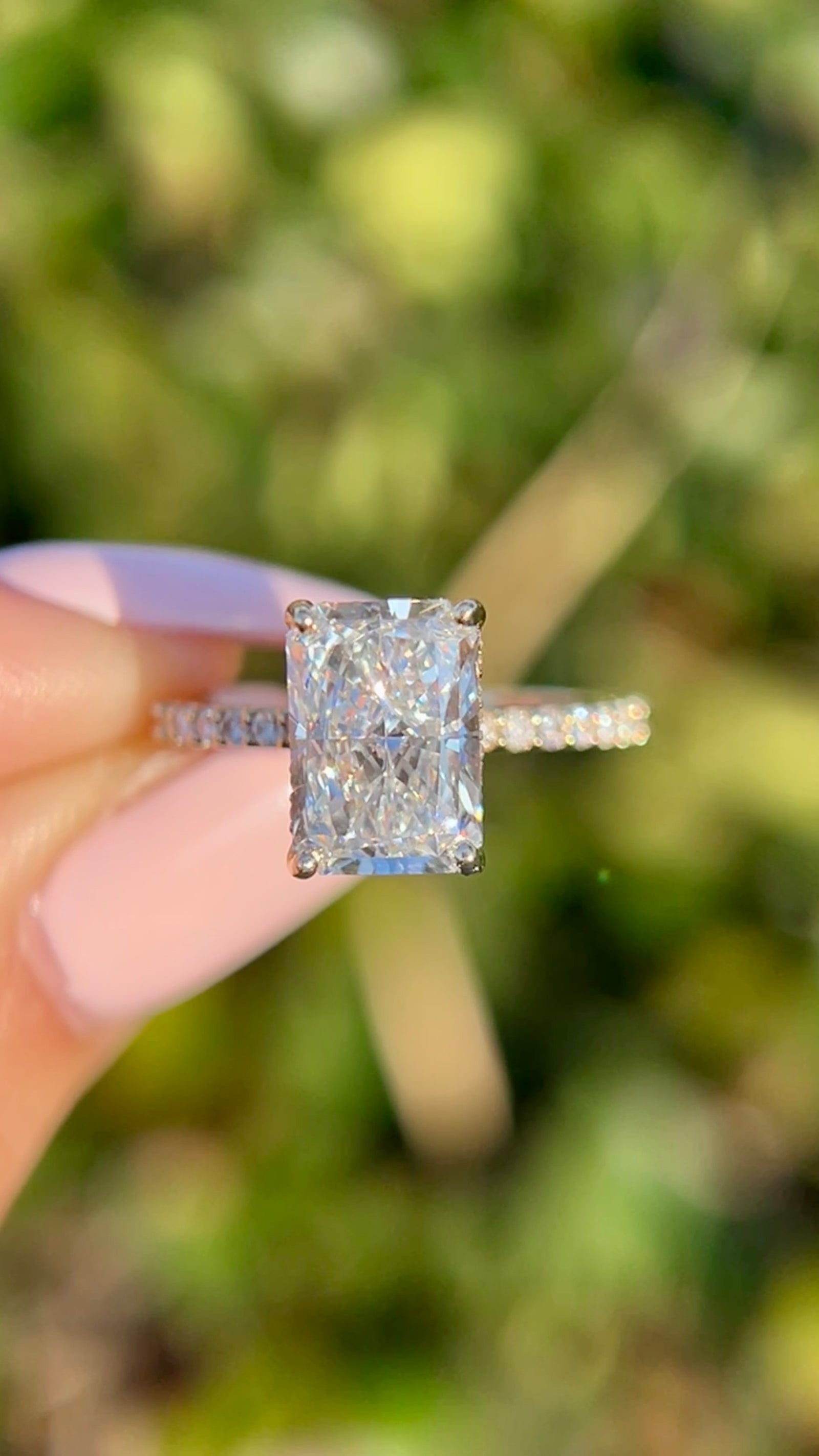 Jenni 3.01ct F-VS1 Radiant Cut Lab Grown Diamond Engagement Ring 14K Gold