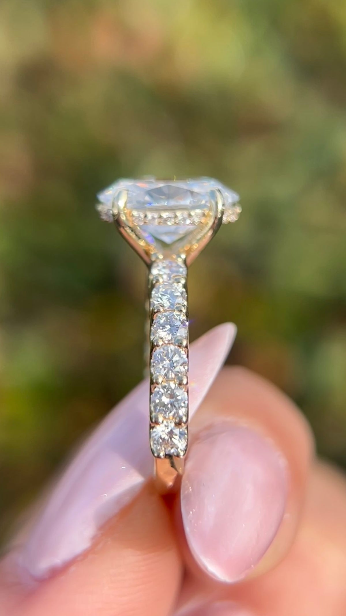 Crystal 2.64ct F-VS1 Oval Cut Lab Grown Diamond Engagement Ring 14K Gold