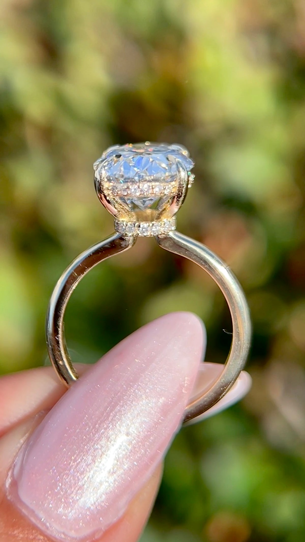 Sandy 5.03ct F-VS1 Oval Cut Lab Grown Diamond Engagement Ring 14K Gold