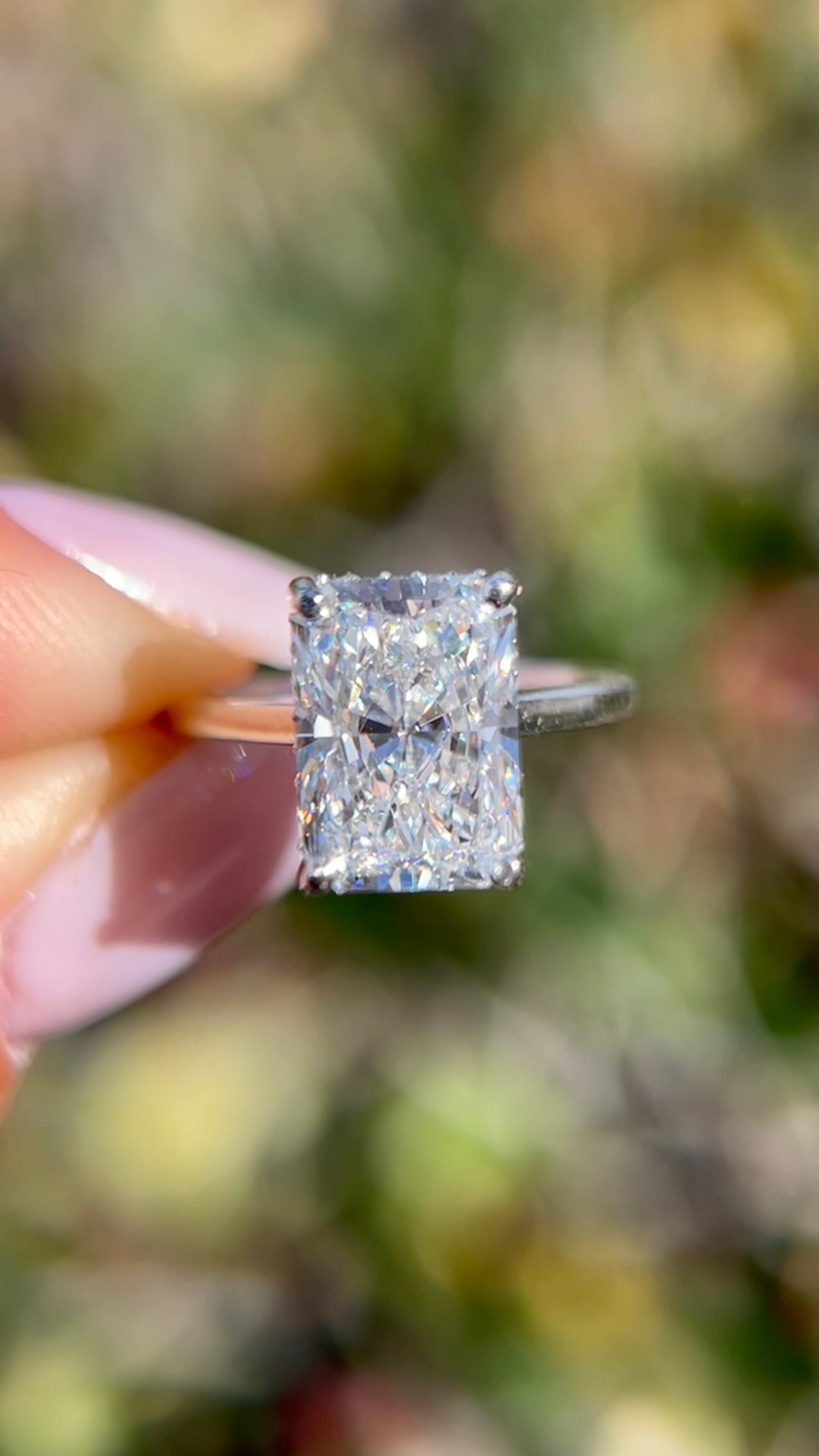 Ava 3.01ct F-VS1 Radiant Cut Lab Grown Diamond Engagement Ring 14K Gold