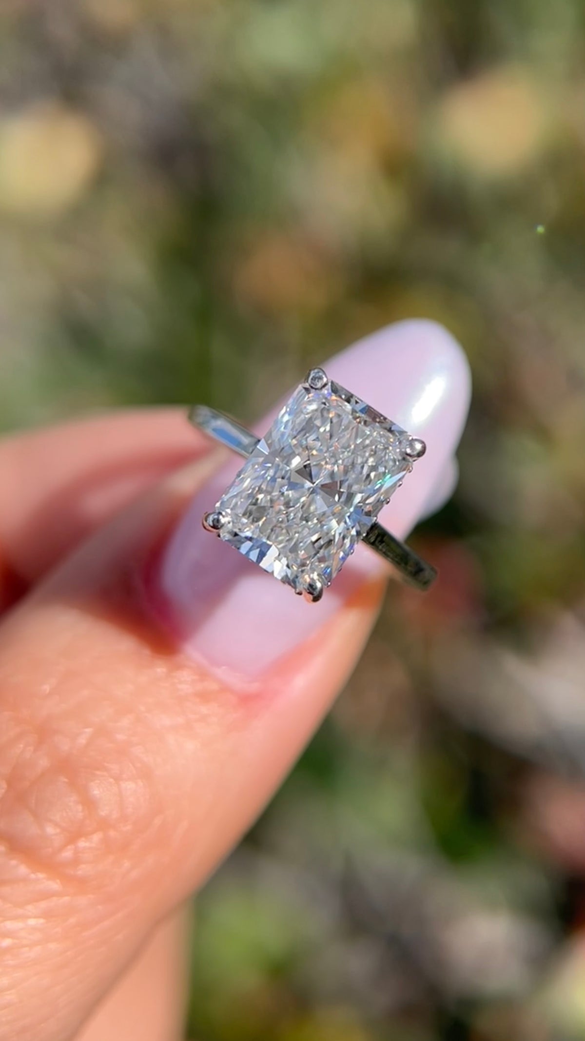 Ava 3.01ct F-VS1 Radiant Cut Lab Grown Diamond Engagement Ring 14K Gold