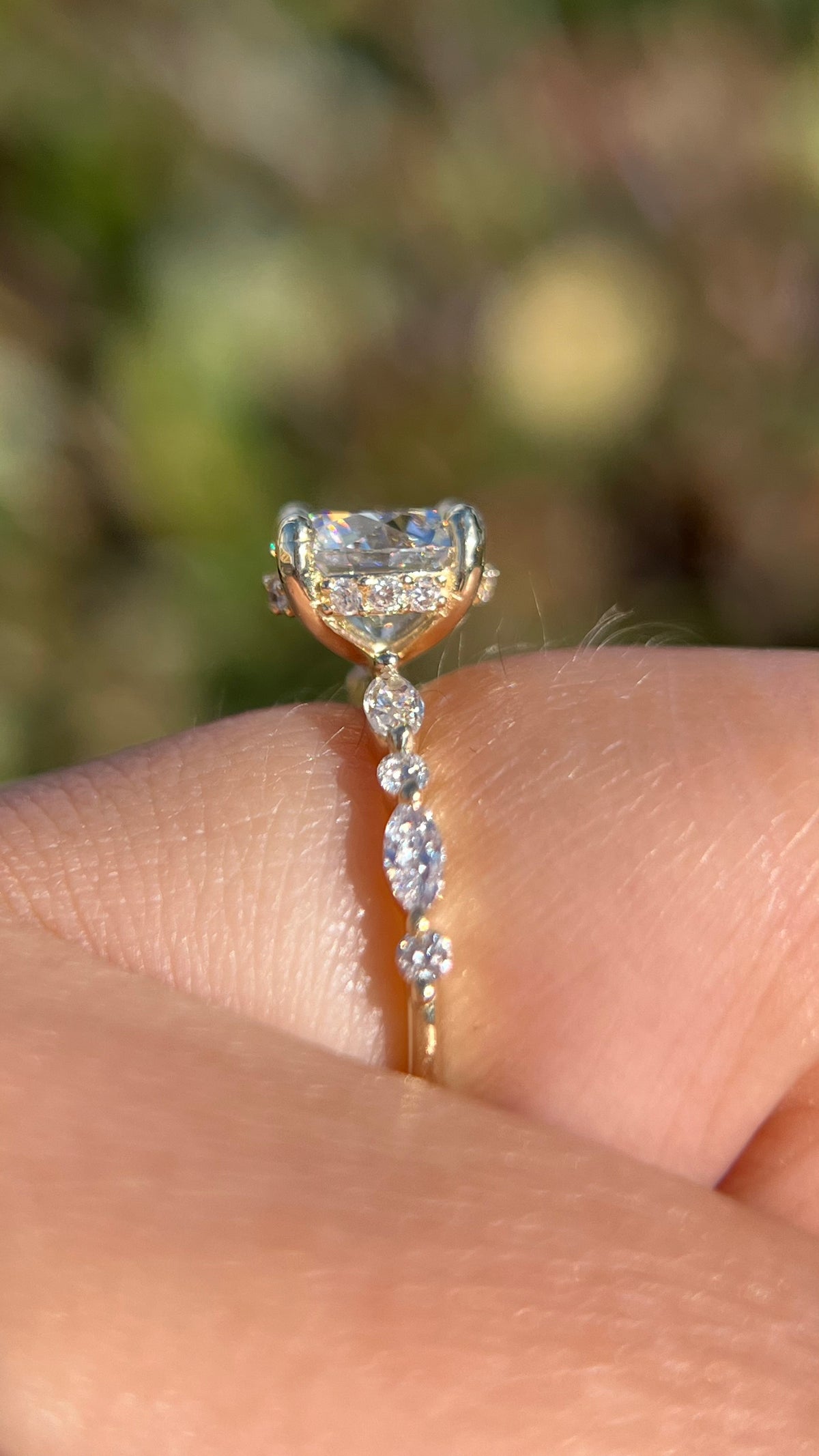 Myra 1.80ct E-VS1 Round Cut Lab Grown Diamond Engagement Ring 14K Gold