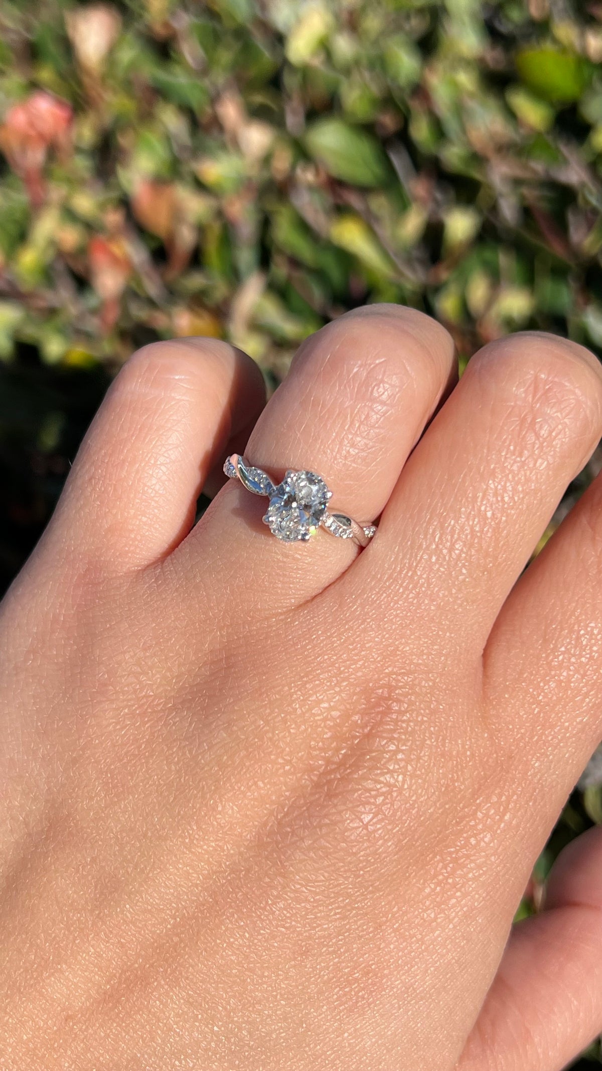 Lena 1.20ct F-VS1 Oval Cut Lab Grown Diamond Engagement Ring 14K Gold