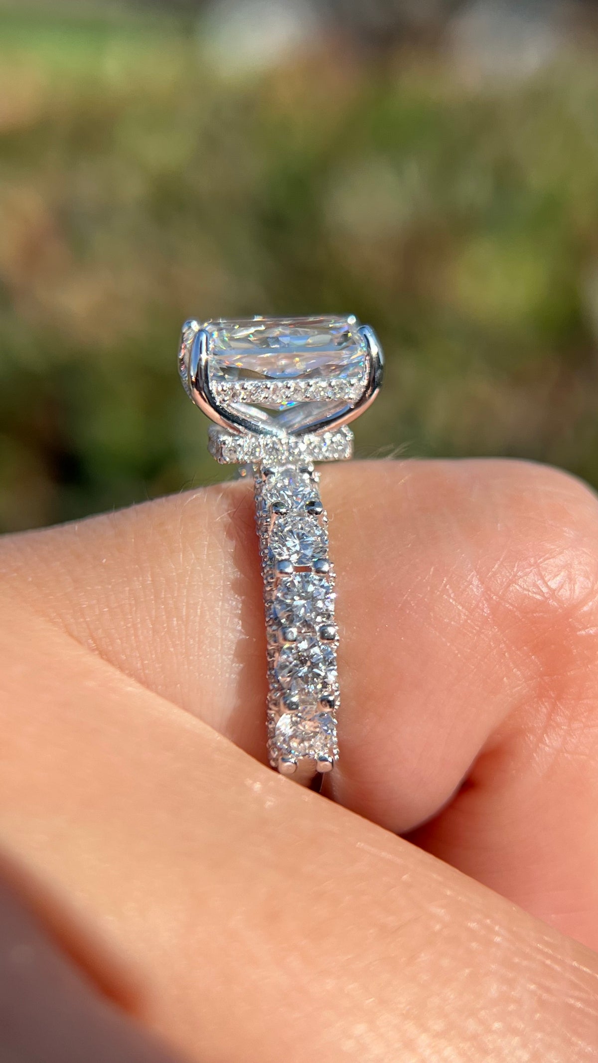 Kimi 3.87ct E-VS1 Radiant Cut Lab Grown Diamond Engagement Ring 14K Gold