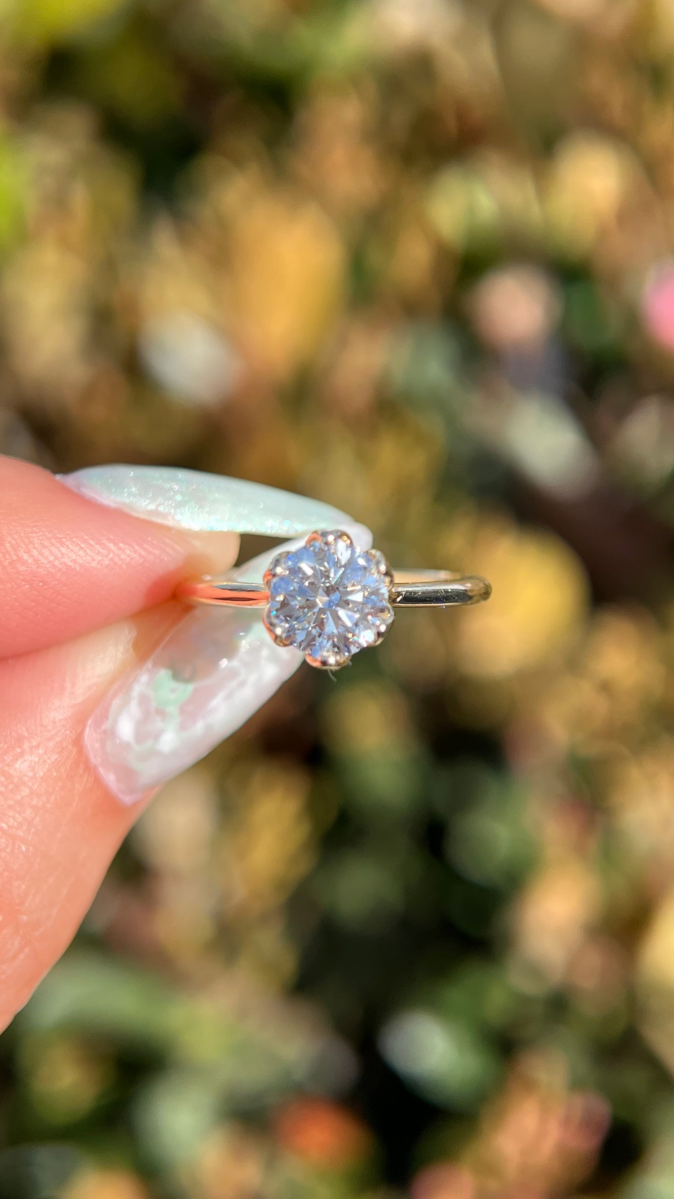 Ivy (Tulips) 1.31ct E-VS1 Round Cut Lab Grown Diamond Engagement 