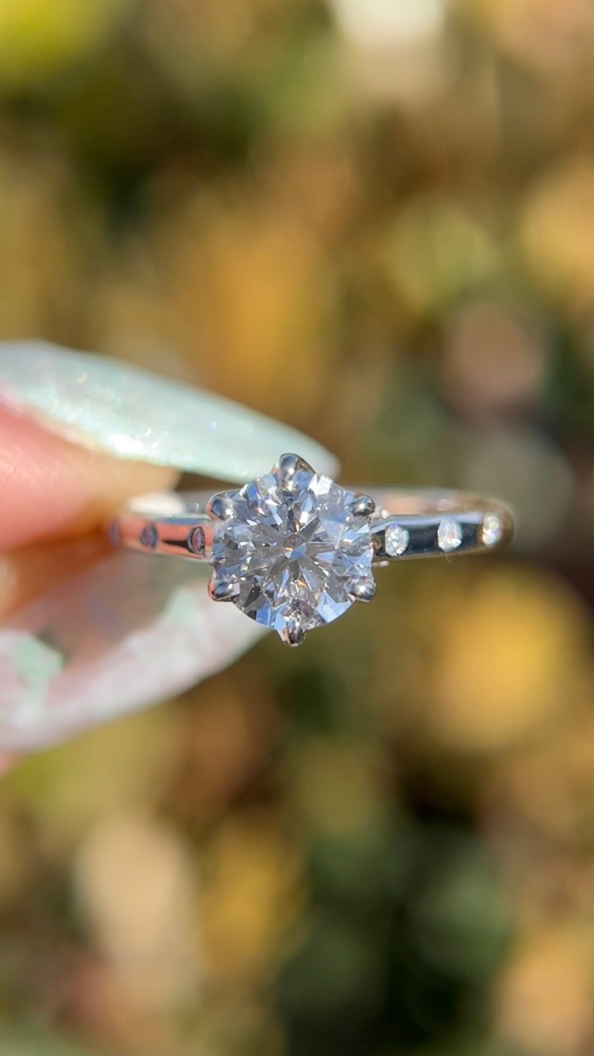 Cecile 1.25ct E-VS1 Round Cut Lab Grown Diamond Engagement Ring 14K Gold