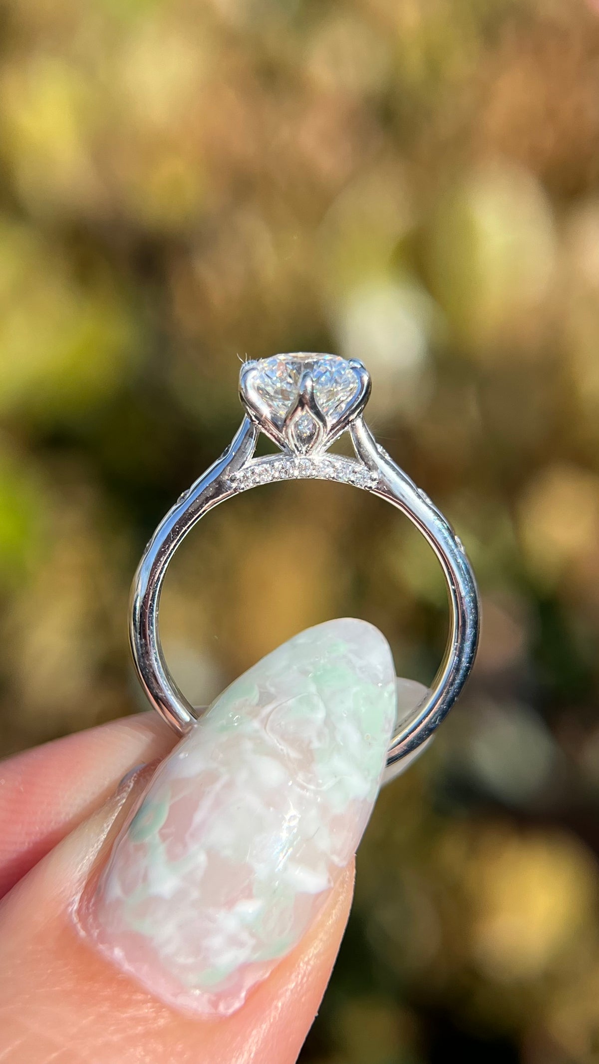 Cecile 1.25ct E-VS1 Round Cut Lab Grown Diamond Engagement Ring 14K Gold