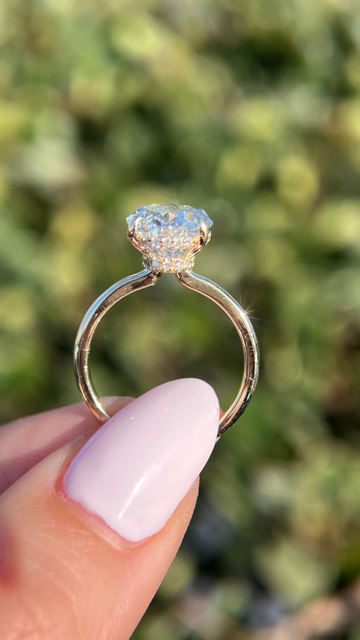 Sandy 4.10ct E-VS1 Oval Cut Lab Grown Diamond Engagement Ring 14K Gold