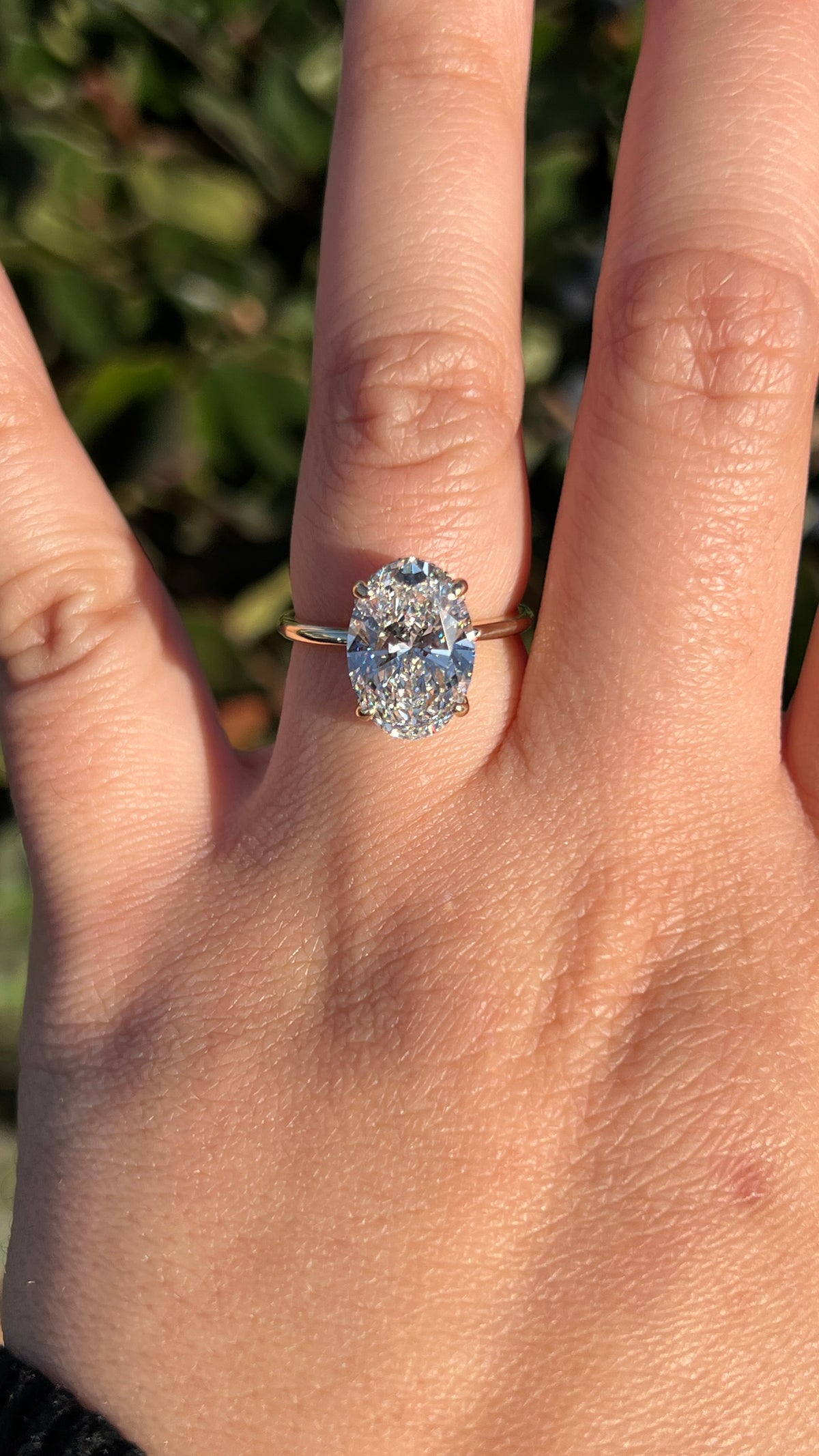 Sandy 4.10ct E-VS1 Oval Cut Lab Grown Diamond Engagement Ring 14K Gold