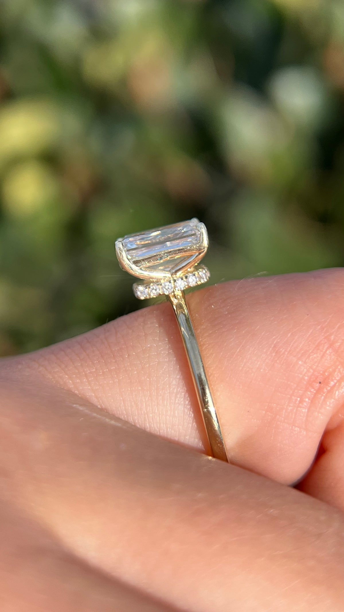 Sophi 2.41ct E-VS1 Emerald Cut Lab Grown Diamond Engagement Ring 14K Gold