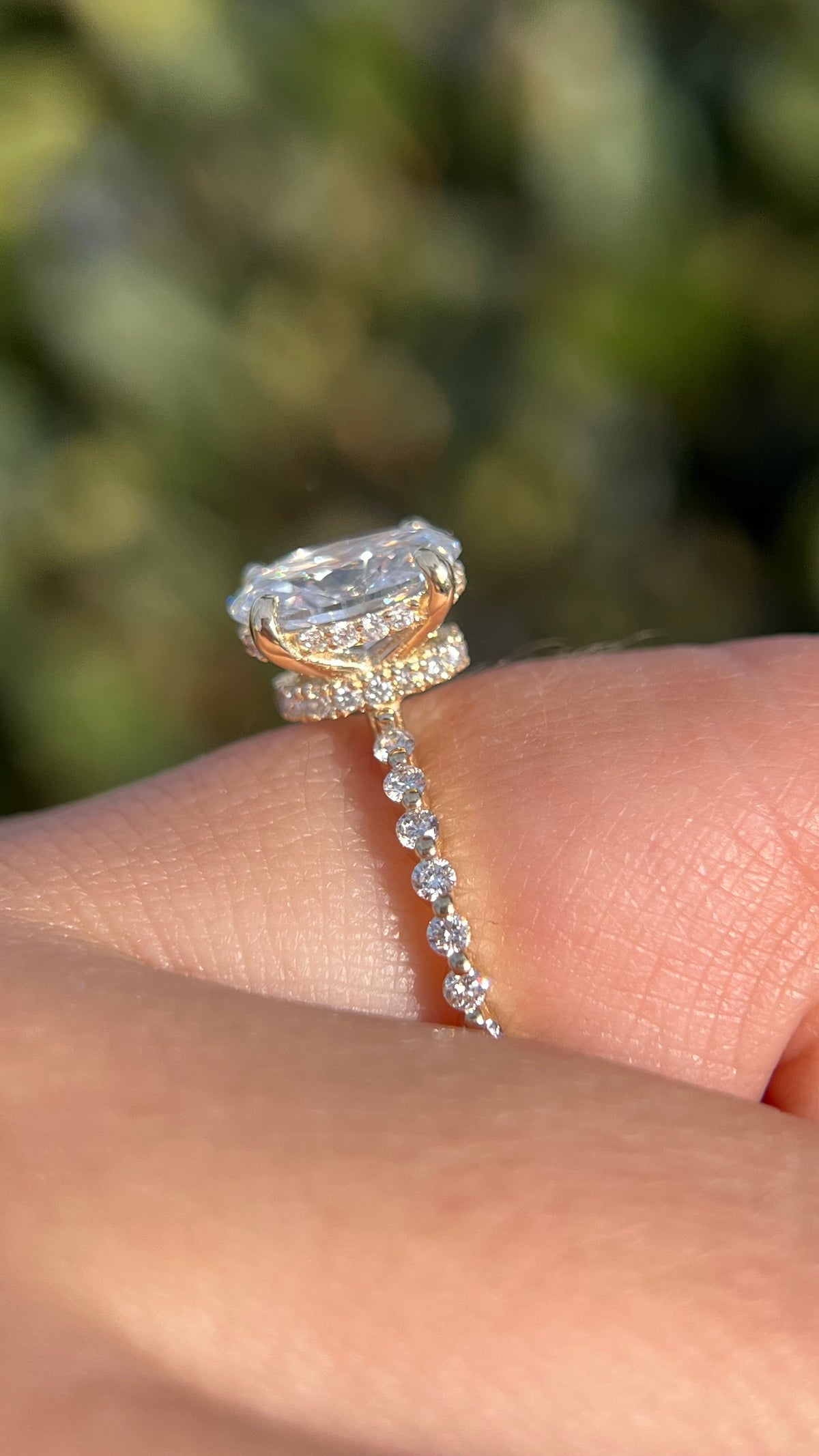 Irina 1.58ct E-VS1 Oval Cut Lab Grown Diamond Engagement Ring 14K Gold