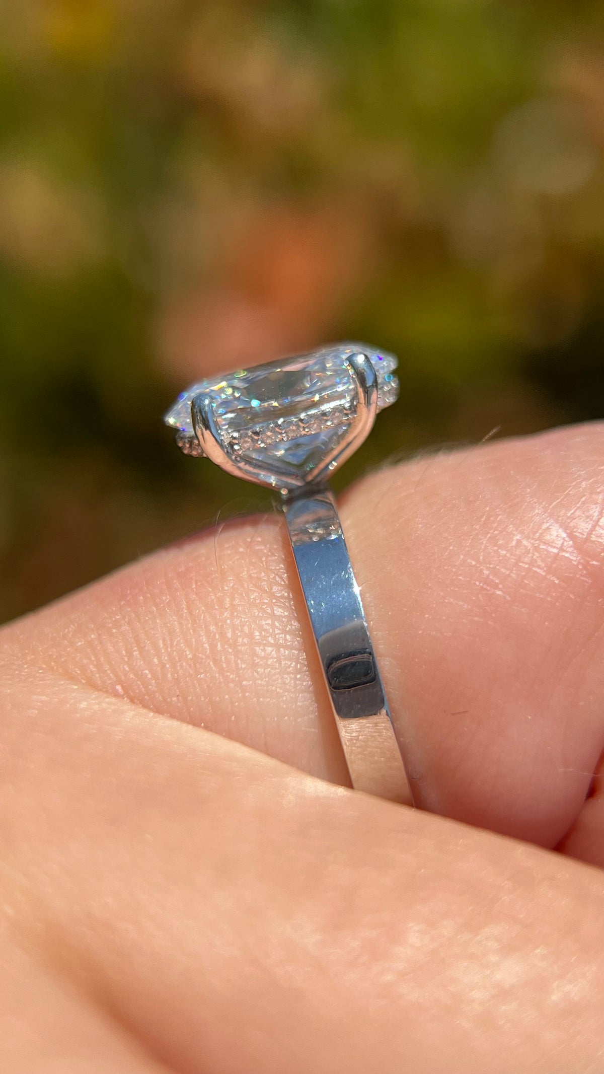 Andrea 3.10ct E-VS1 Oval Cut Lab Grown Diamond Engagement Ring 14K Gold