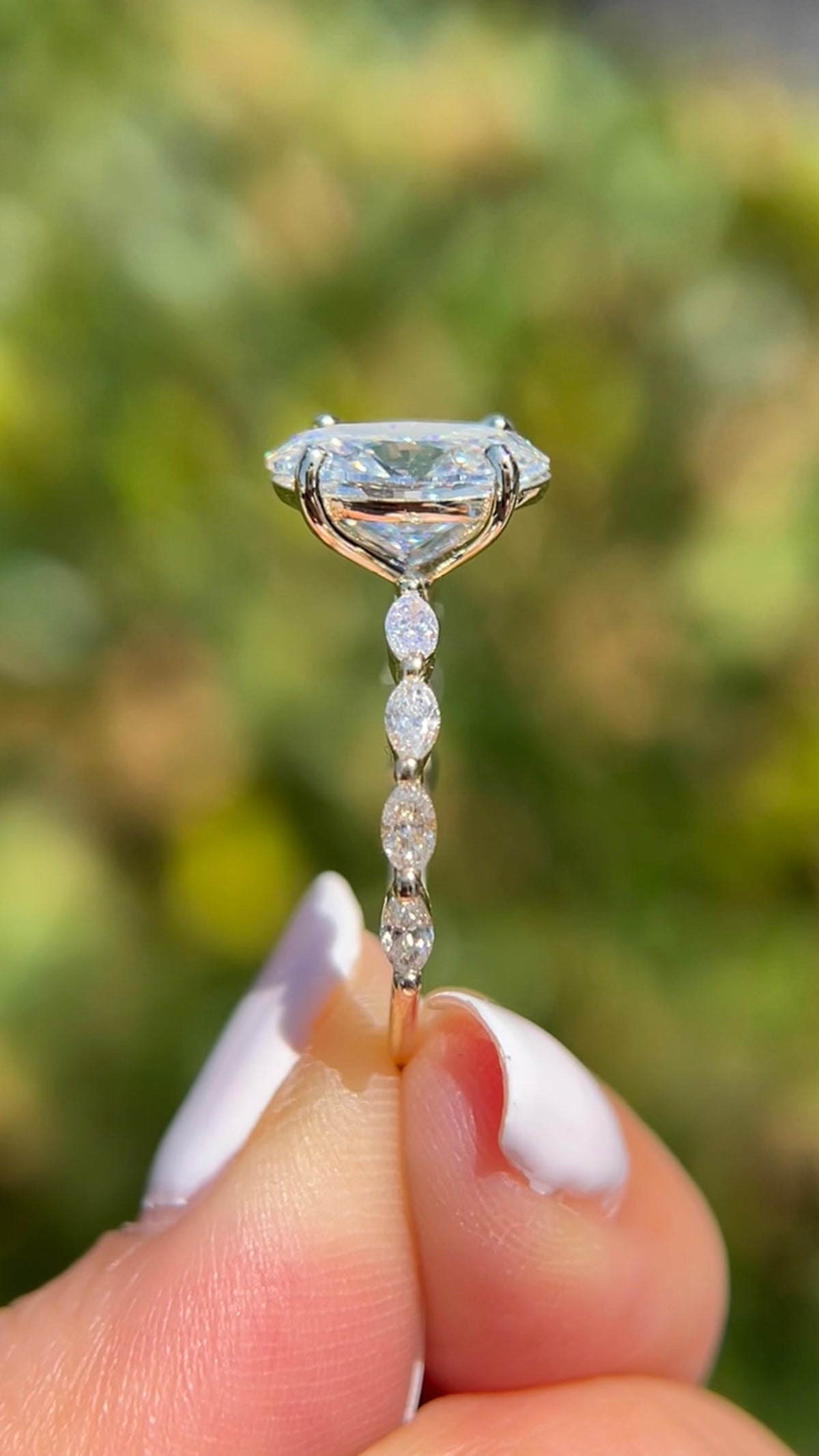 Marli 2.50ct E-VS1 Oval Cut Lab Grown Diamond Engagement Ring 14K Gold