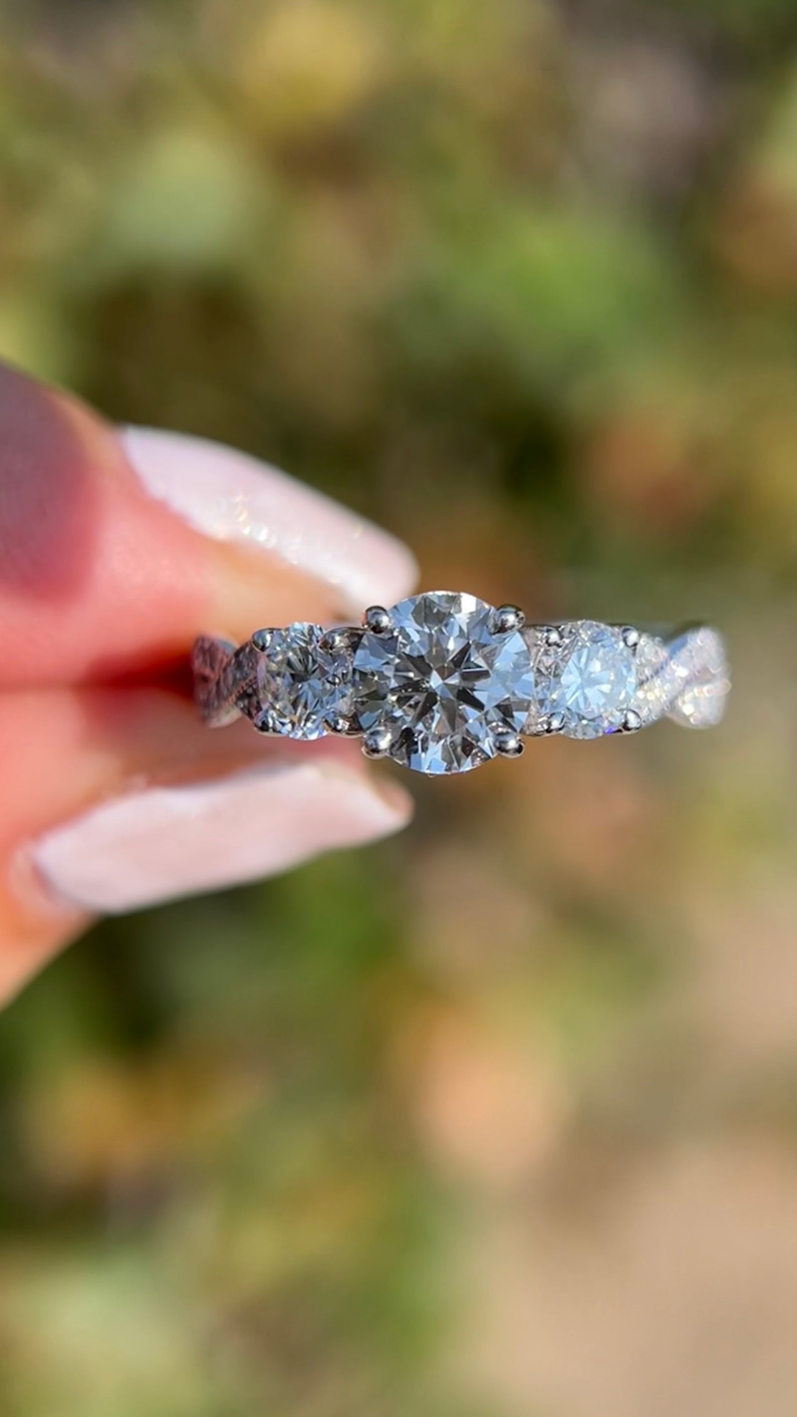 Claire 1.24ct E-VS1 Round Cut Lab Grown Diamond Engagement Ring 14K Gold