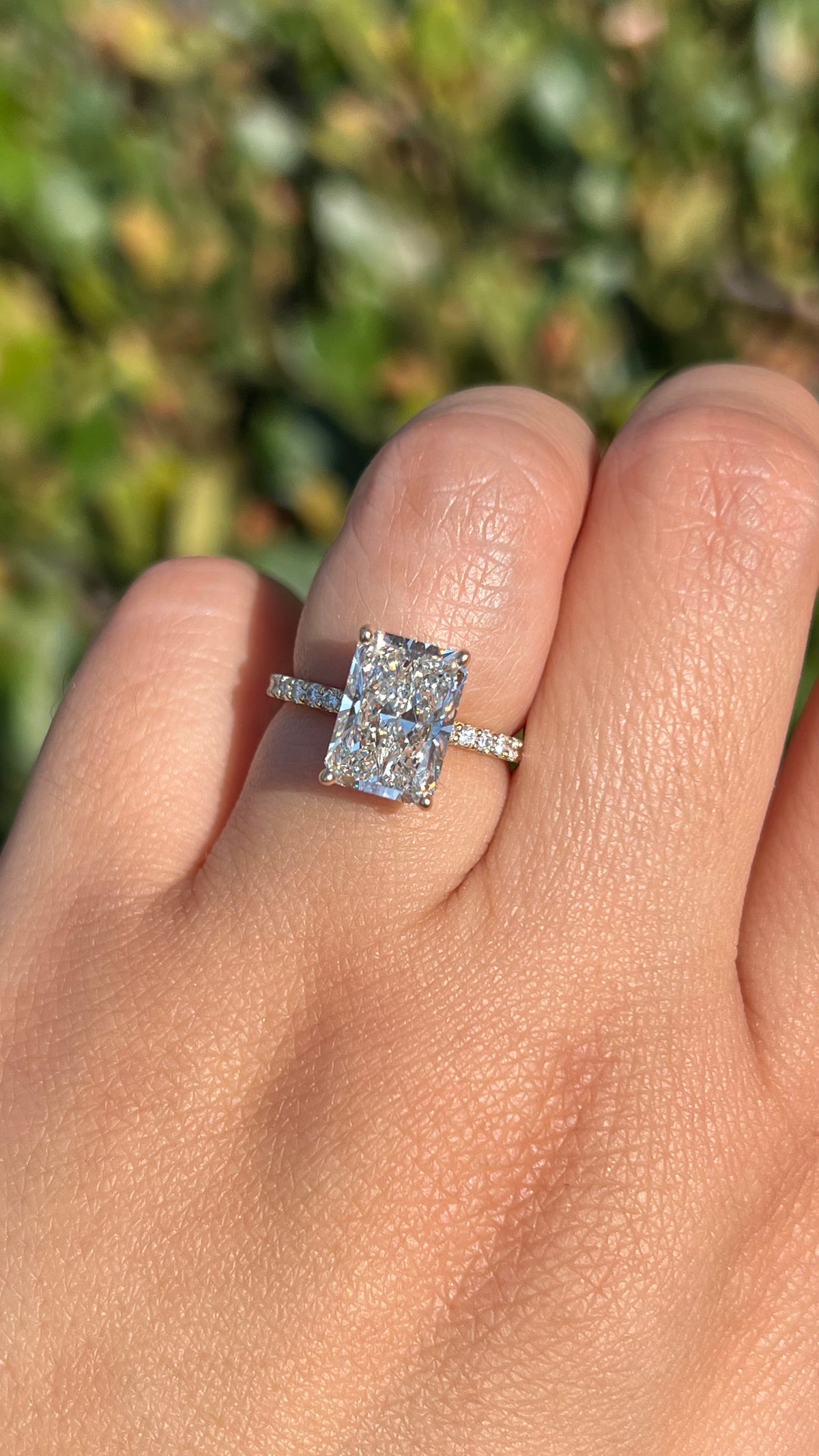 Jenni 3.53ct F-VS1 Radiant Cut Lab Grown Diamond Engagement Ring 14K Gold