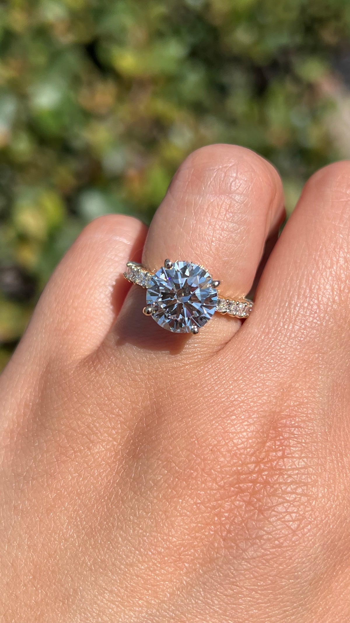 Primm 4.07ct E-VS1 Round Cut Lab Grown Diamond Engagement Ring 14K Gold