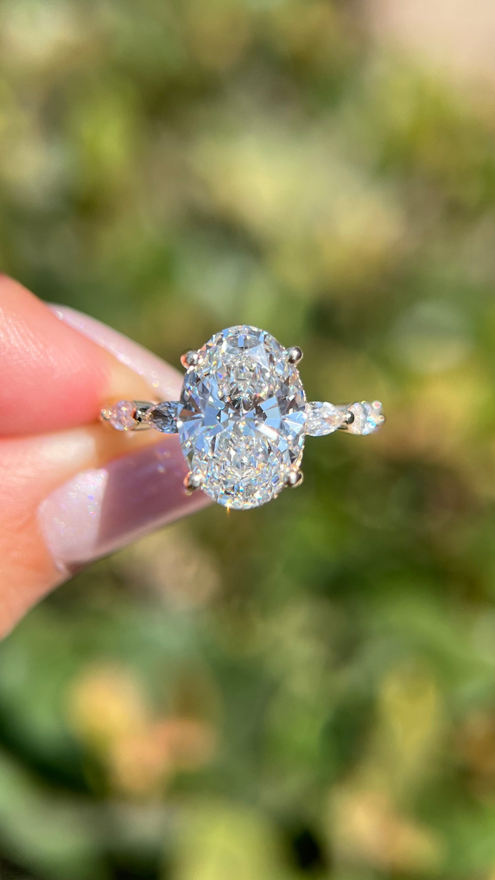 Mandy 4.10ct E-VS1 Oval Cut Lab Grown Diamond Engagement Ring 14K Gold