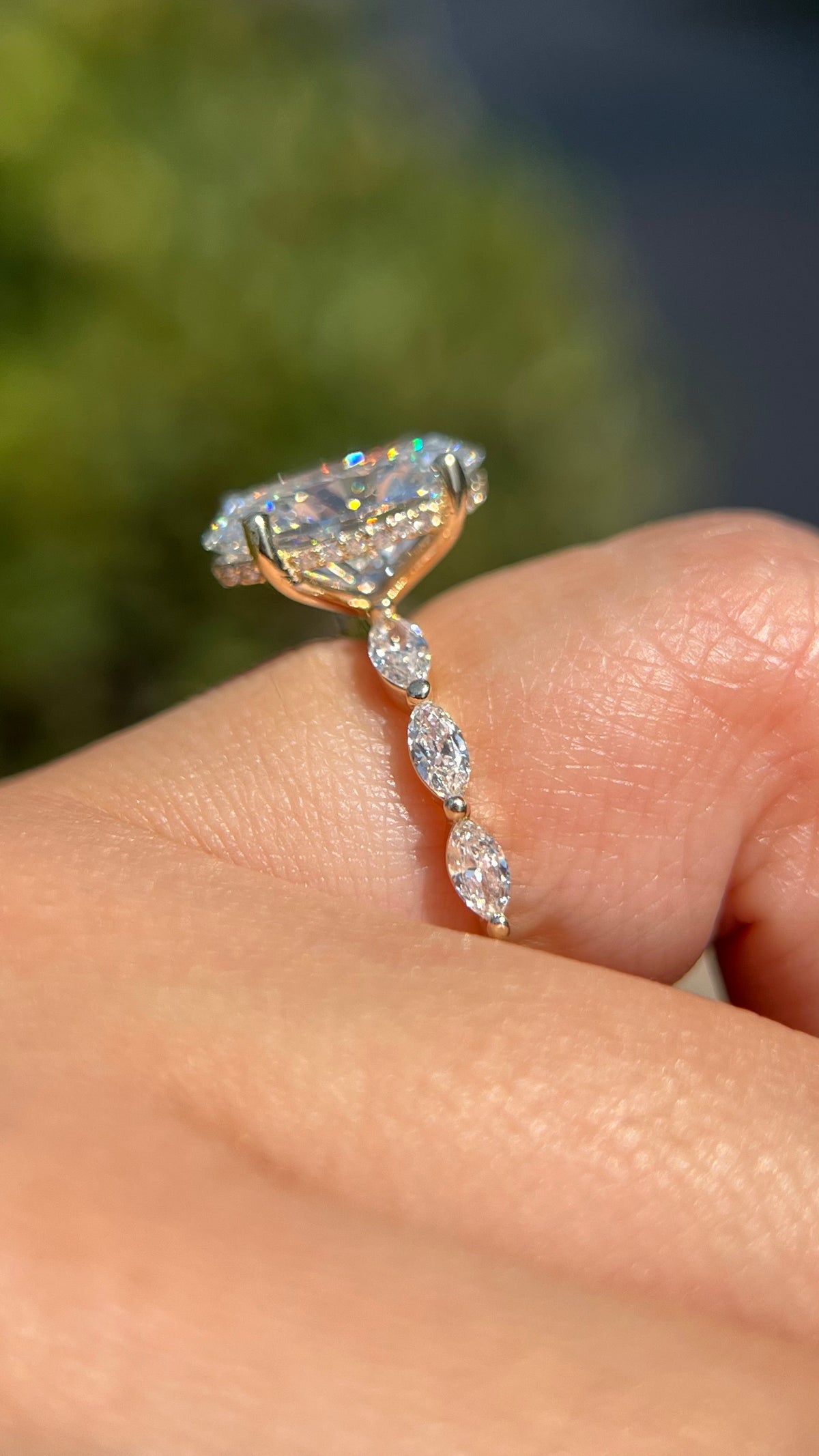 Mandy 4.10ct E-VS1 Oval Cut Lab Grown Diamond Engagement Ring 14K Gold