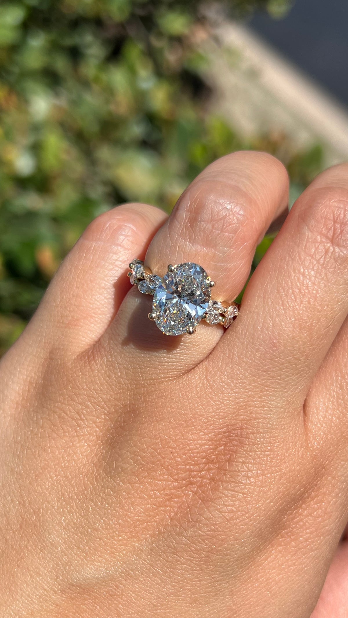 Mandy 4.10ct E-VS1 Oval Cut Lab Grown Diamond Engagement Ring 14K Gold