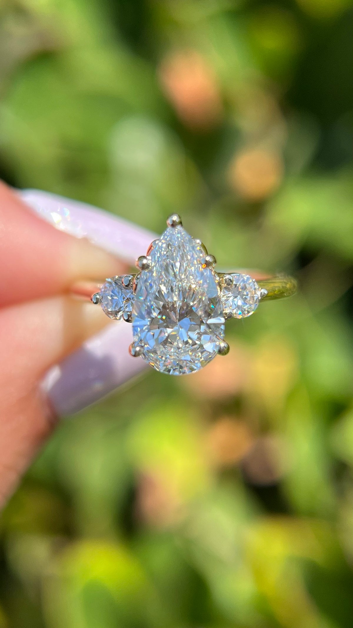 Ollie 2.07ct E-VS1 Pear Cut Lab Grown Diamond Engagement Ring 14K Gold