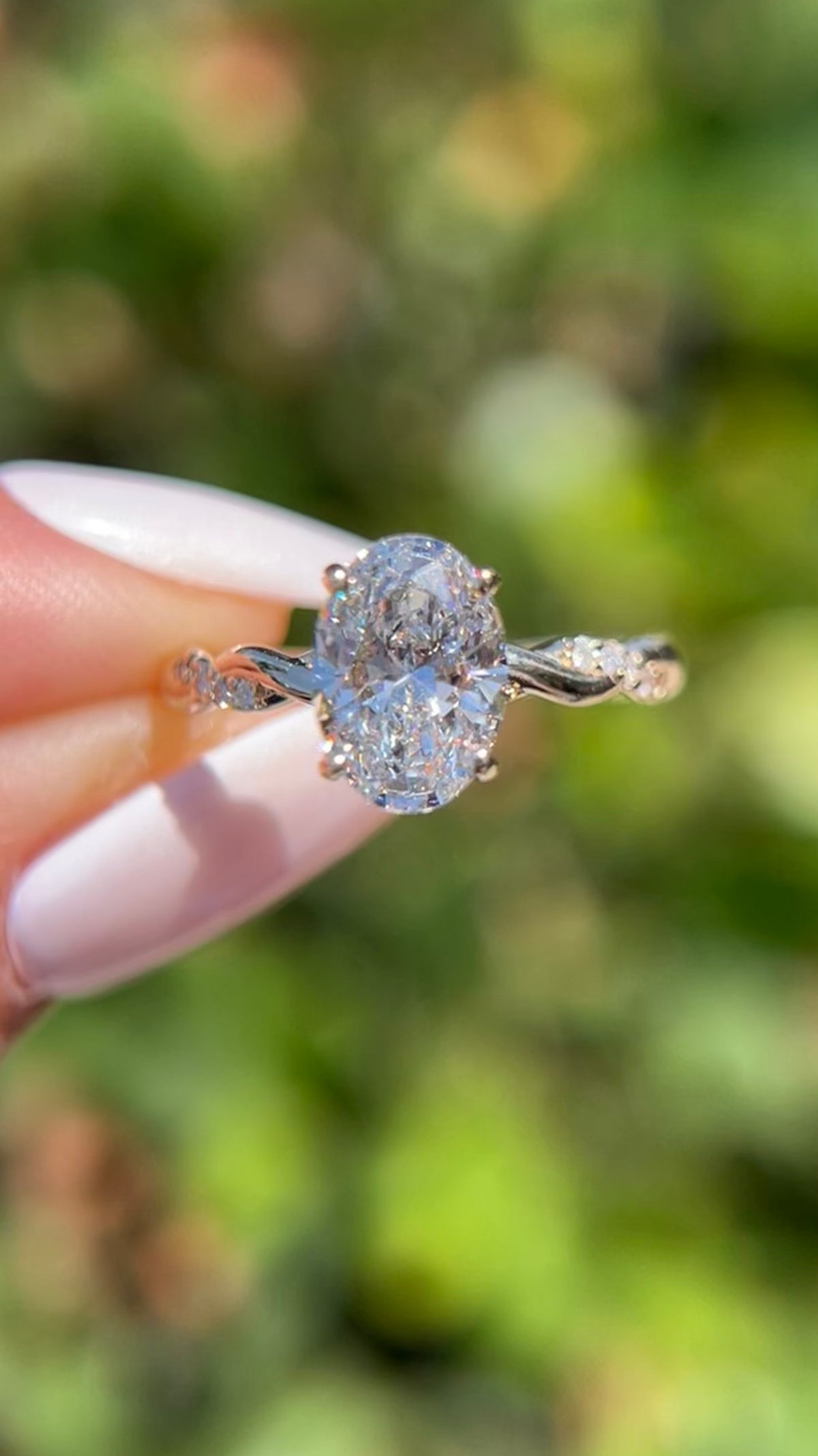 Lexi 1.91ct E-VS1 Oval Cut Lab Grown Diamond Engagement Ring 14K Gold